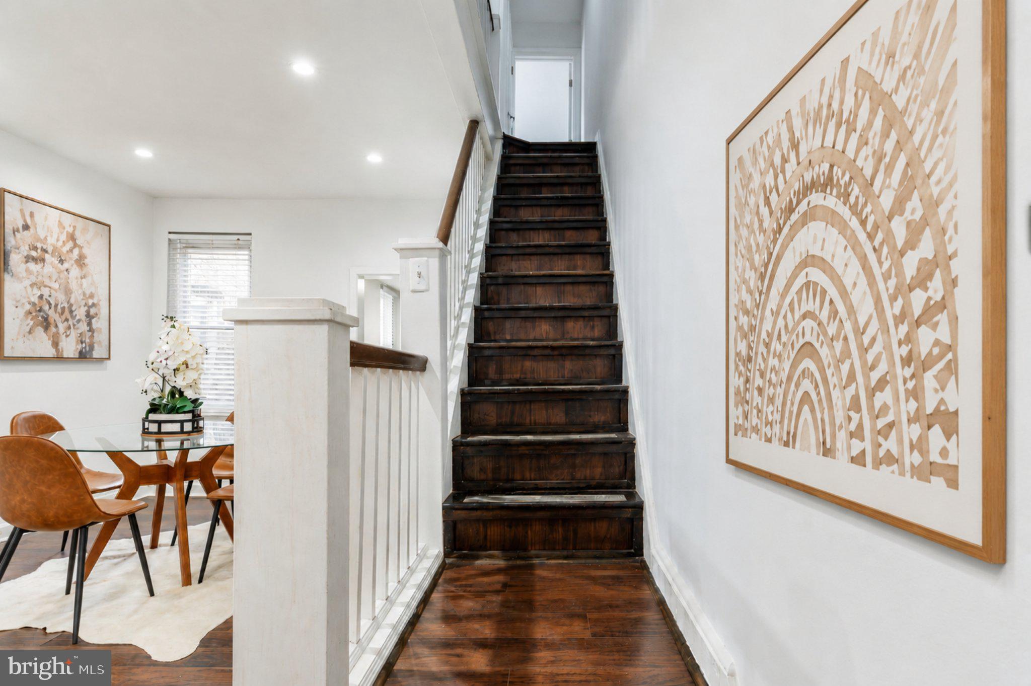 EAST KENSINGTON - Residential