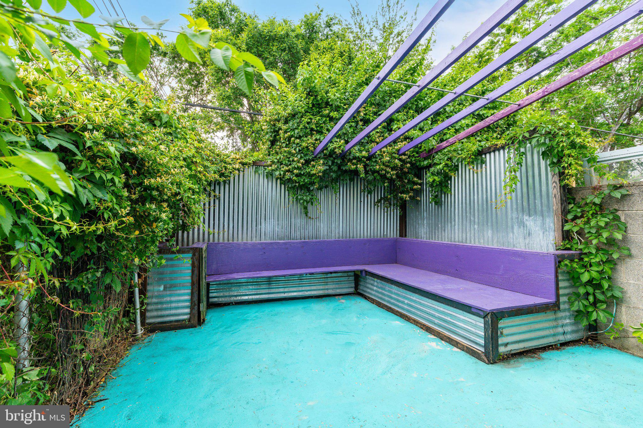 EAST KENSINGTON - Residential