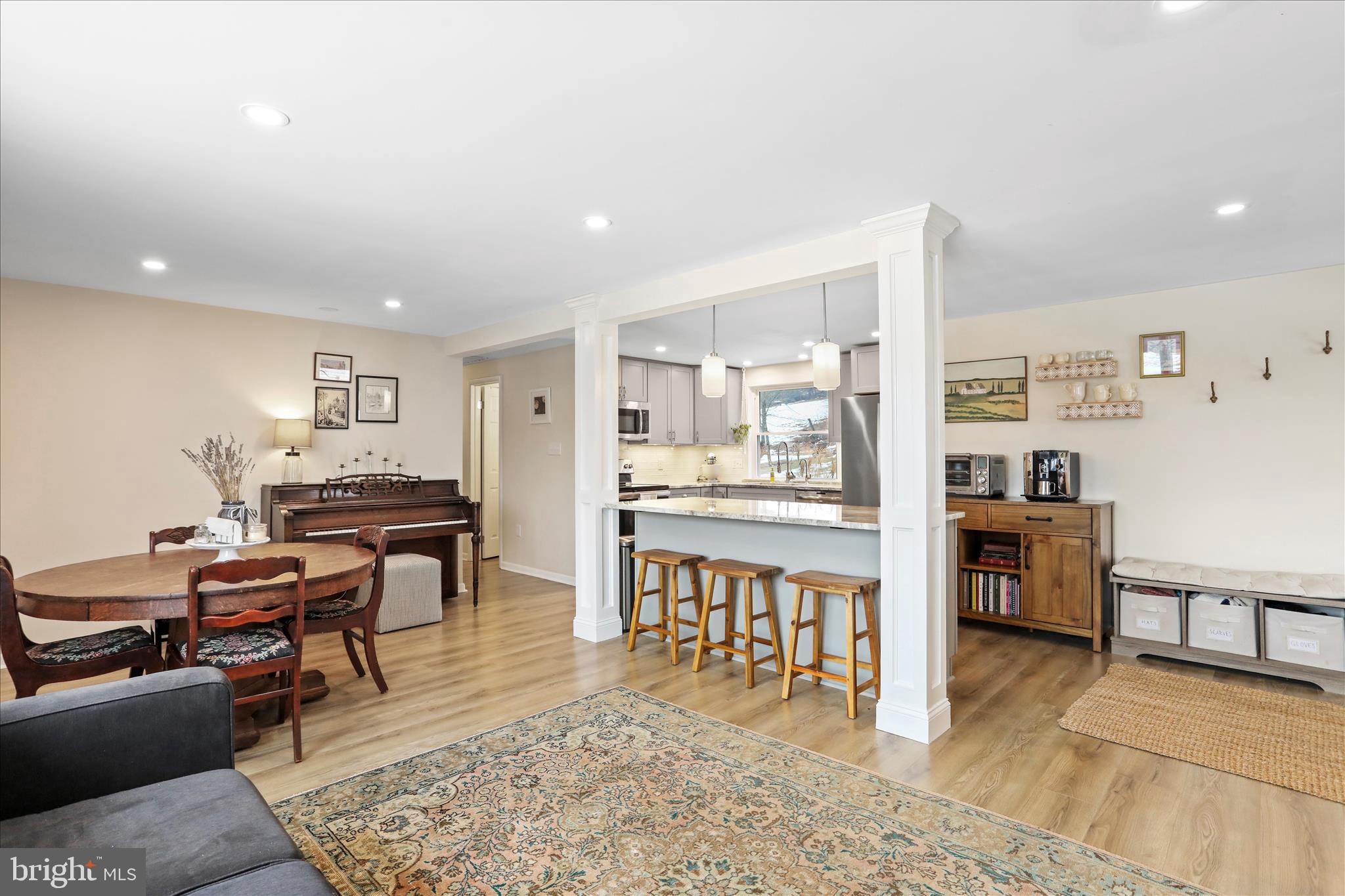 HEDGESVILLE - Residential
