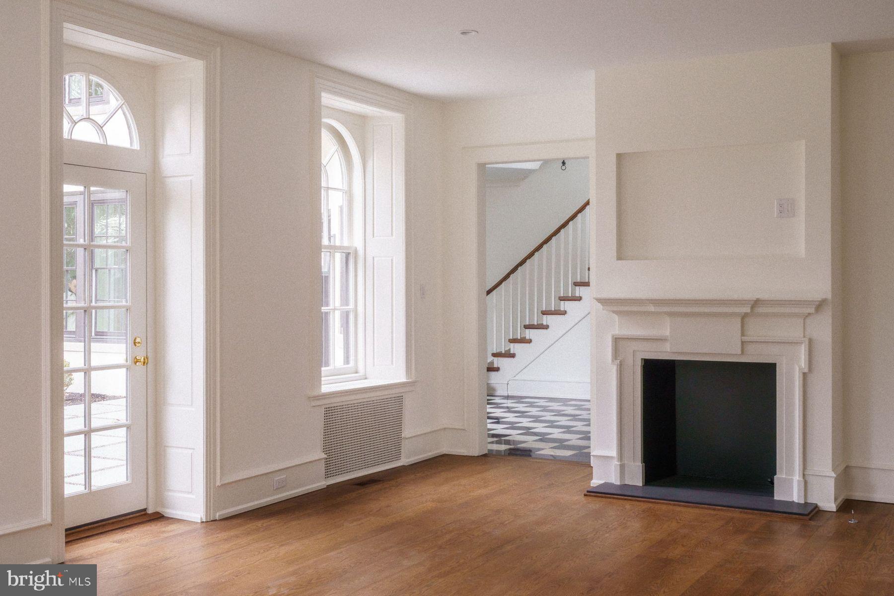CHESTNUT HILL - Residential