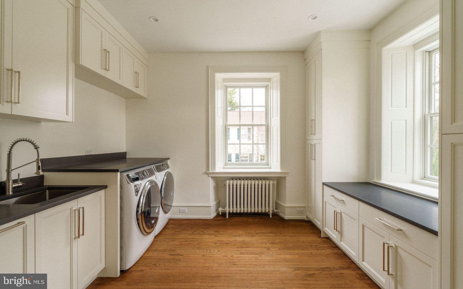 CHESTNUT HILL - Residential