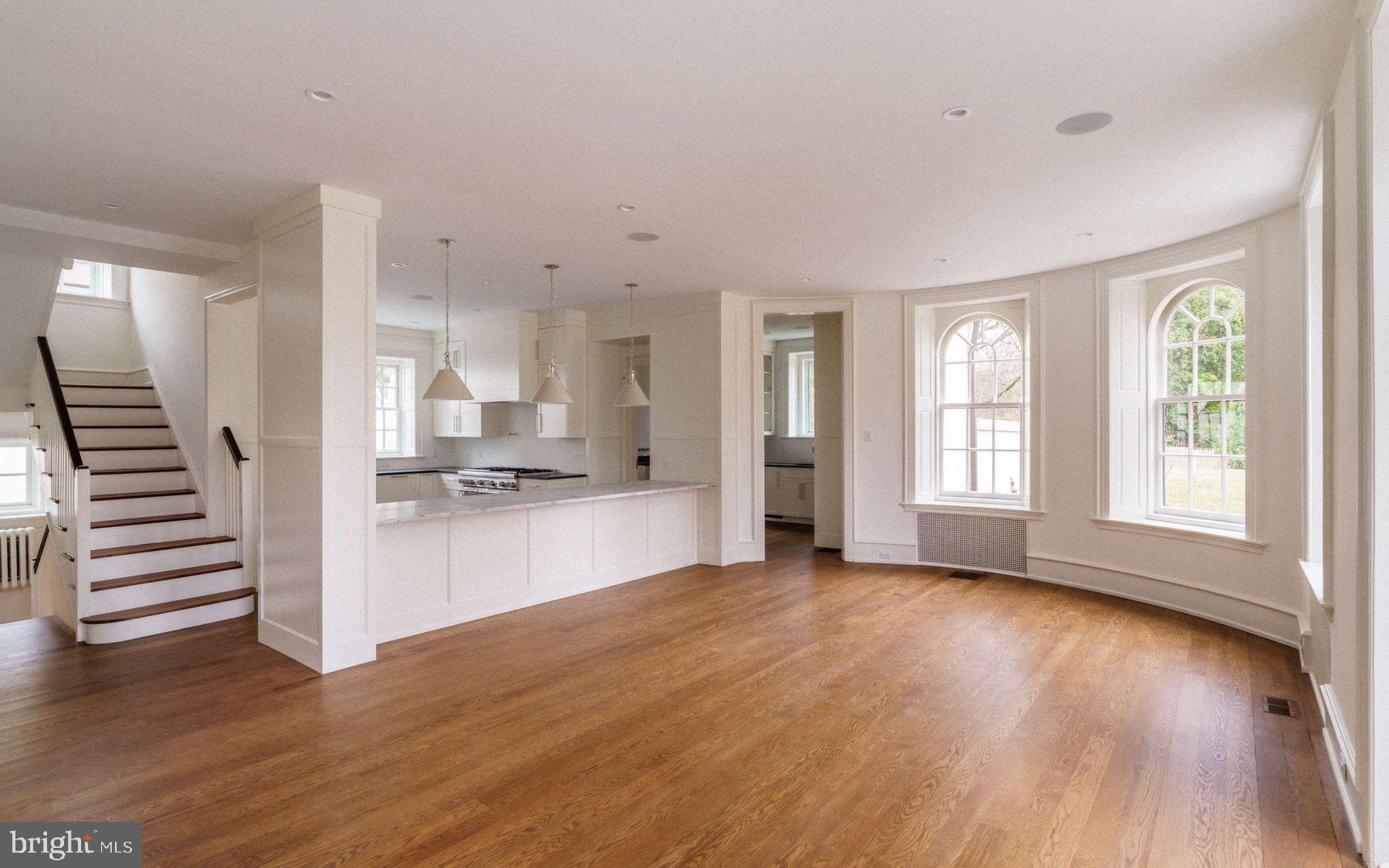 CHESTNUT HILL - Residential