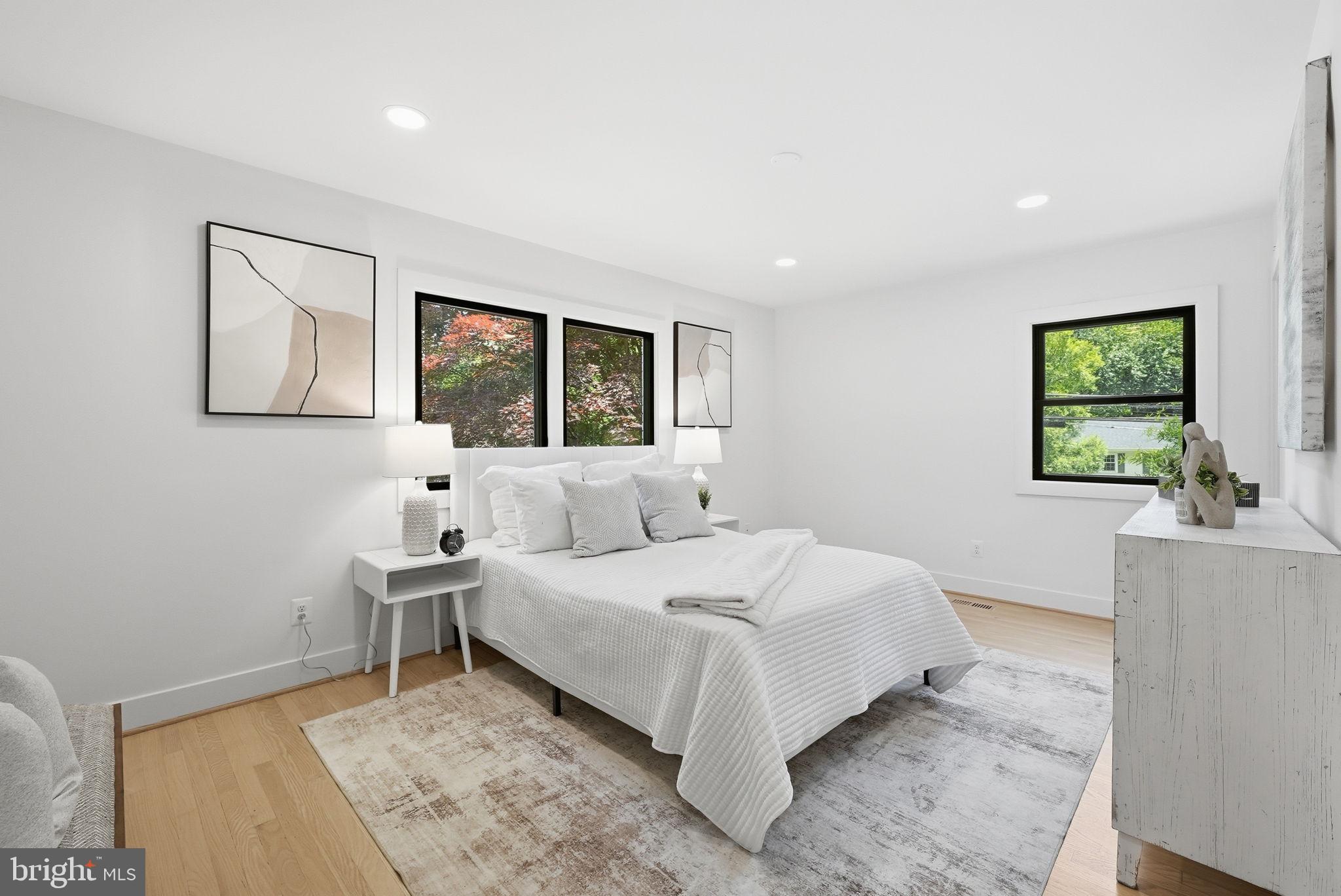 LORCOM GROVE - Residential