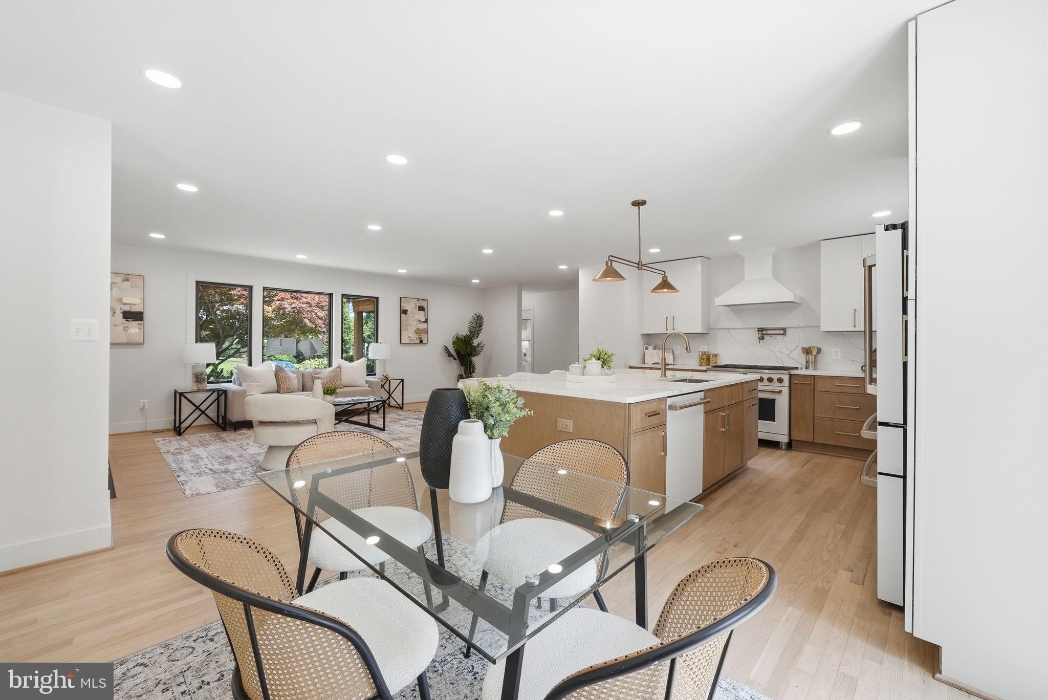 LORCOM GROVE - Residential