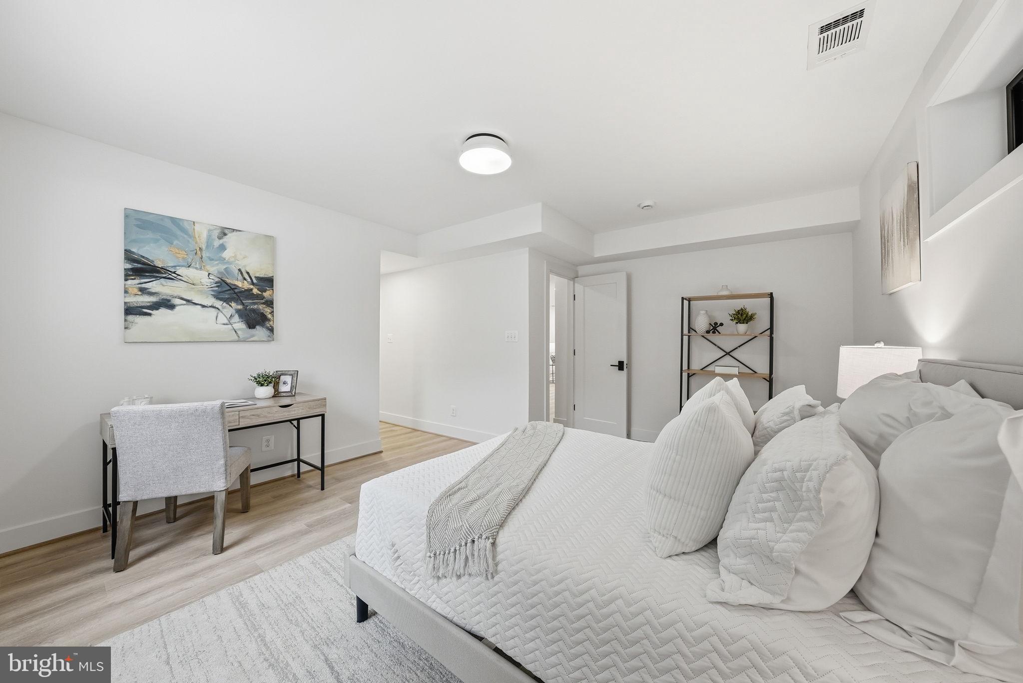 LORCOM GROVE - Residential