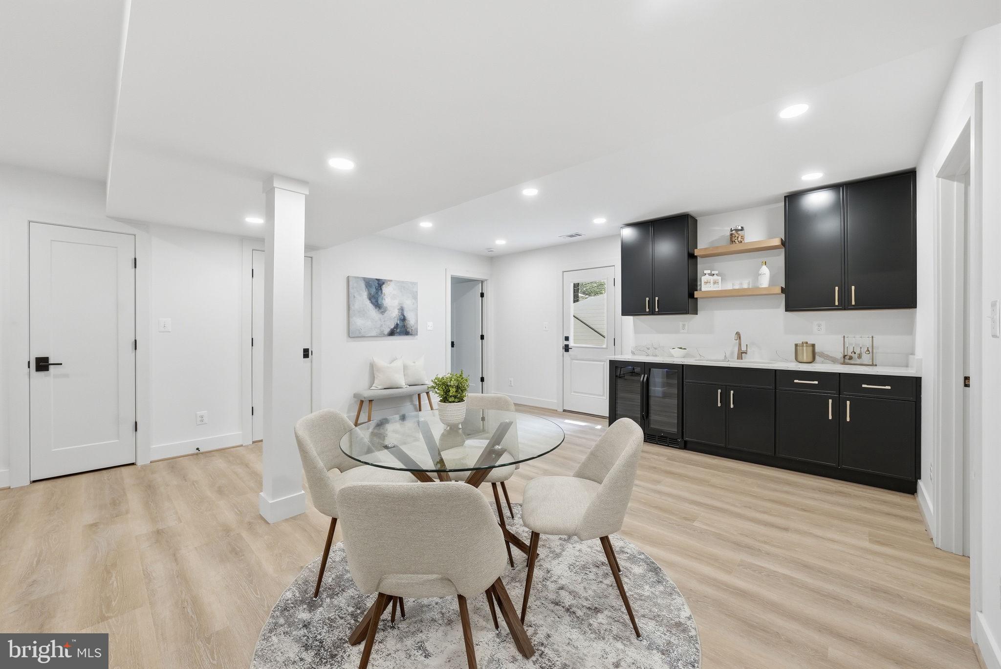 LORCOM GROVE - Residential