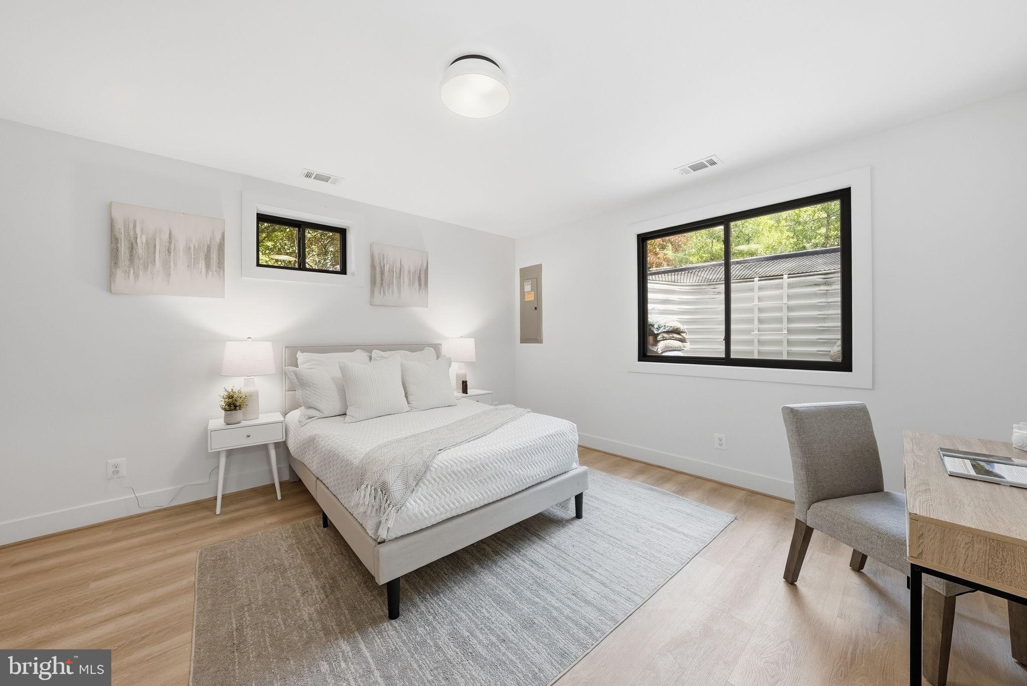 LORCOM GROVE - Residential
