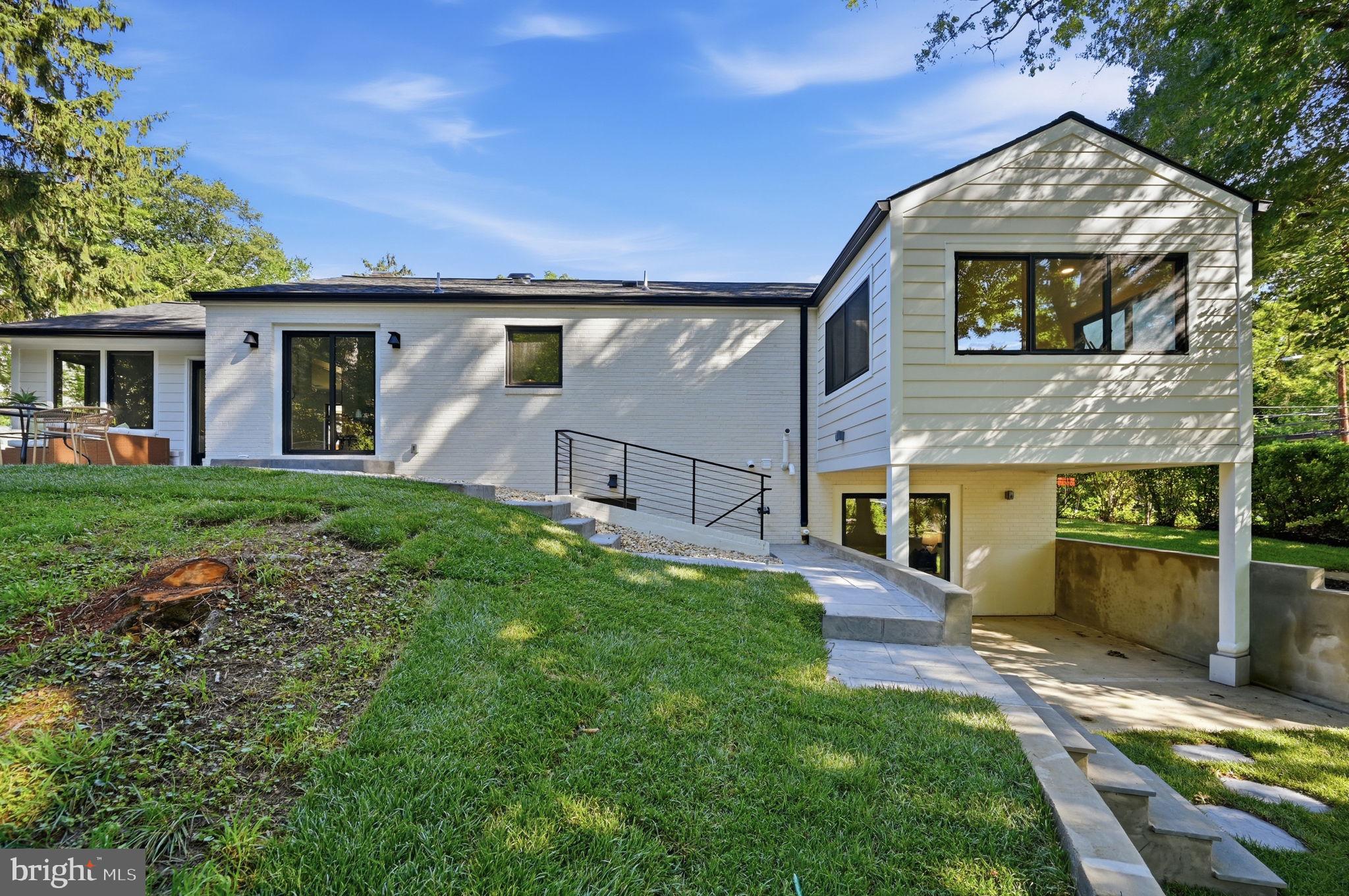 LORCOM GROVE - Residential
