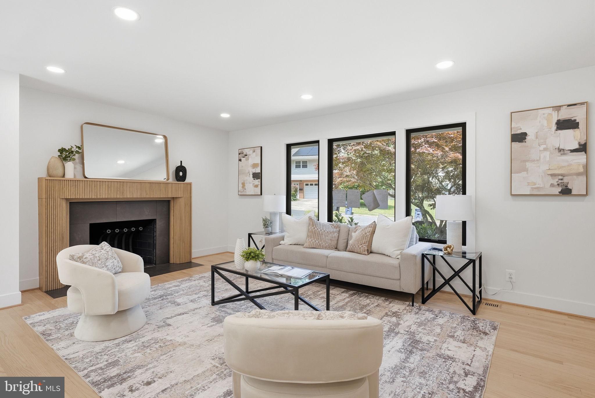 LORCOM GROVE - Residential