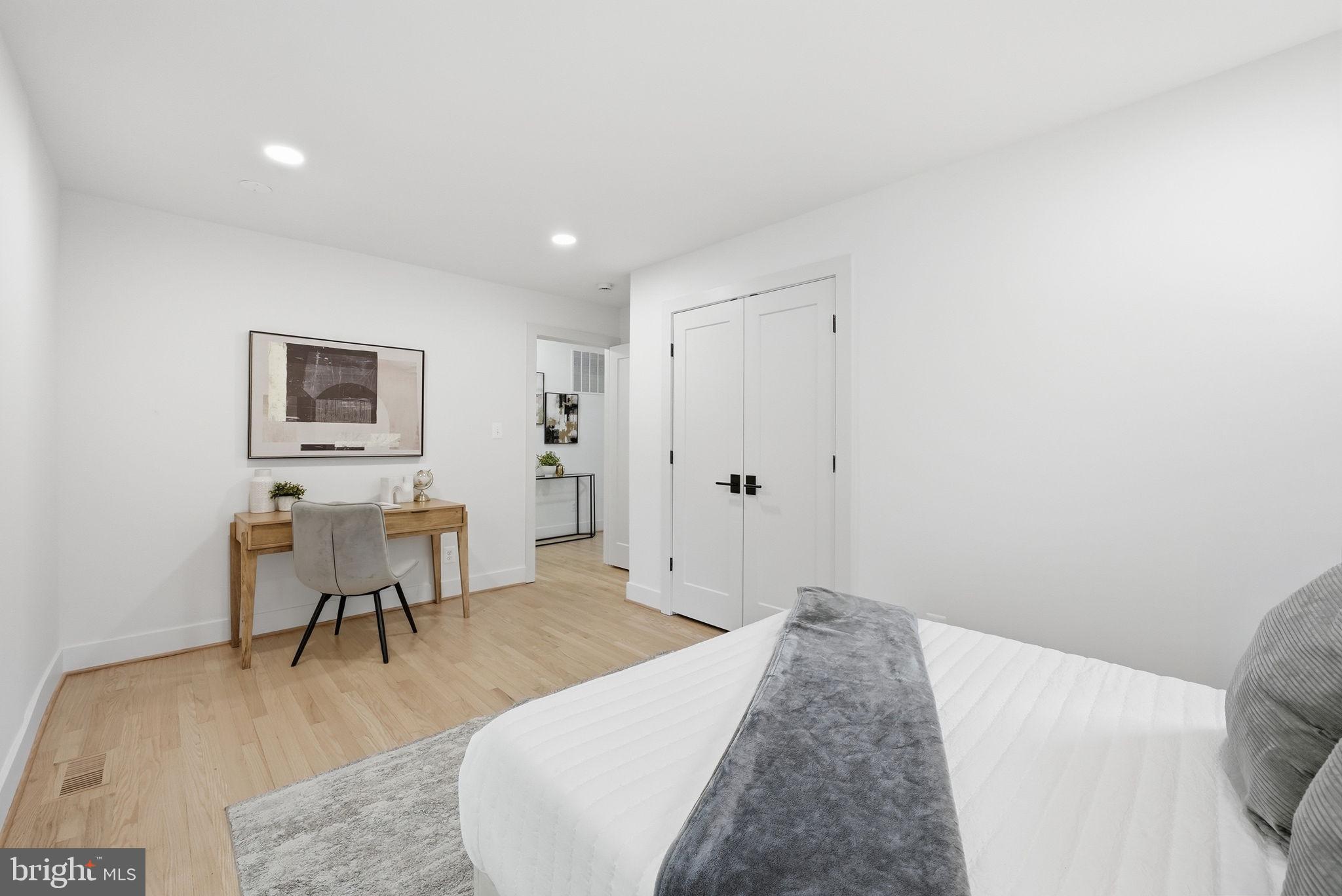 LORCOM GROVE - Residential
