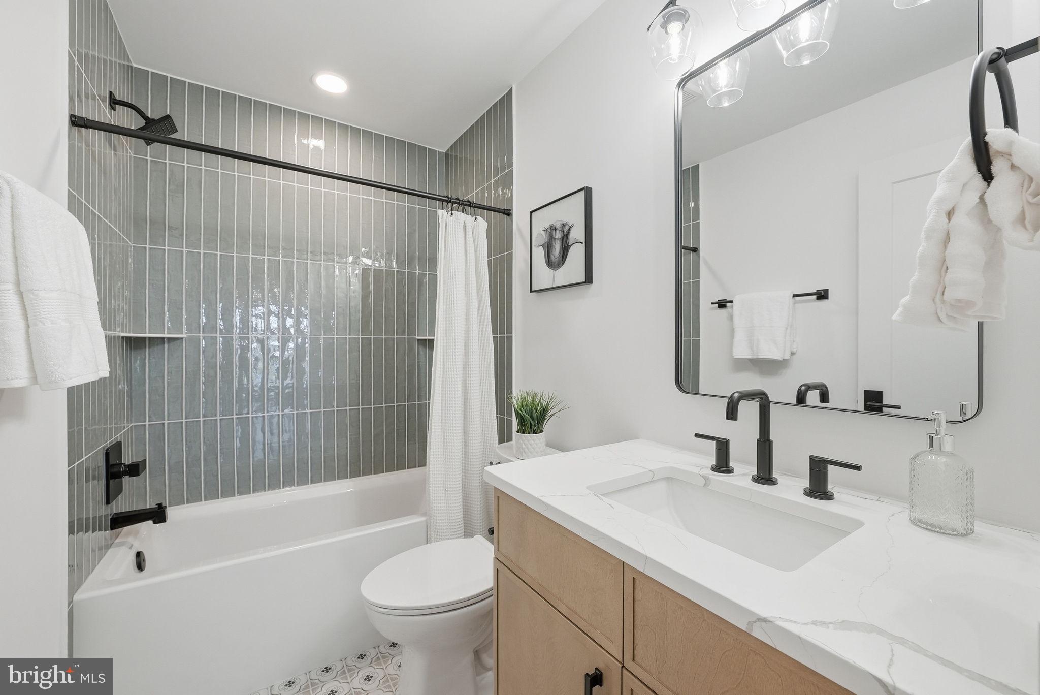 LORCOM GROVE - Residential