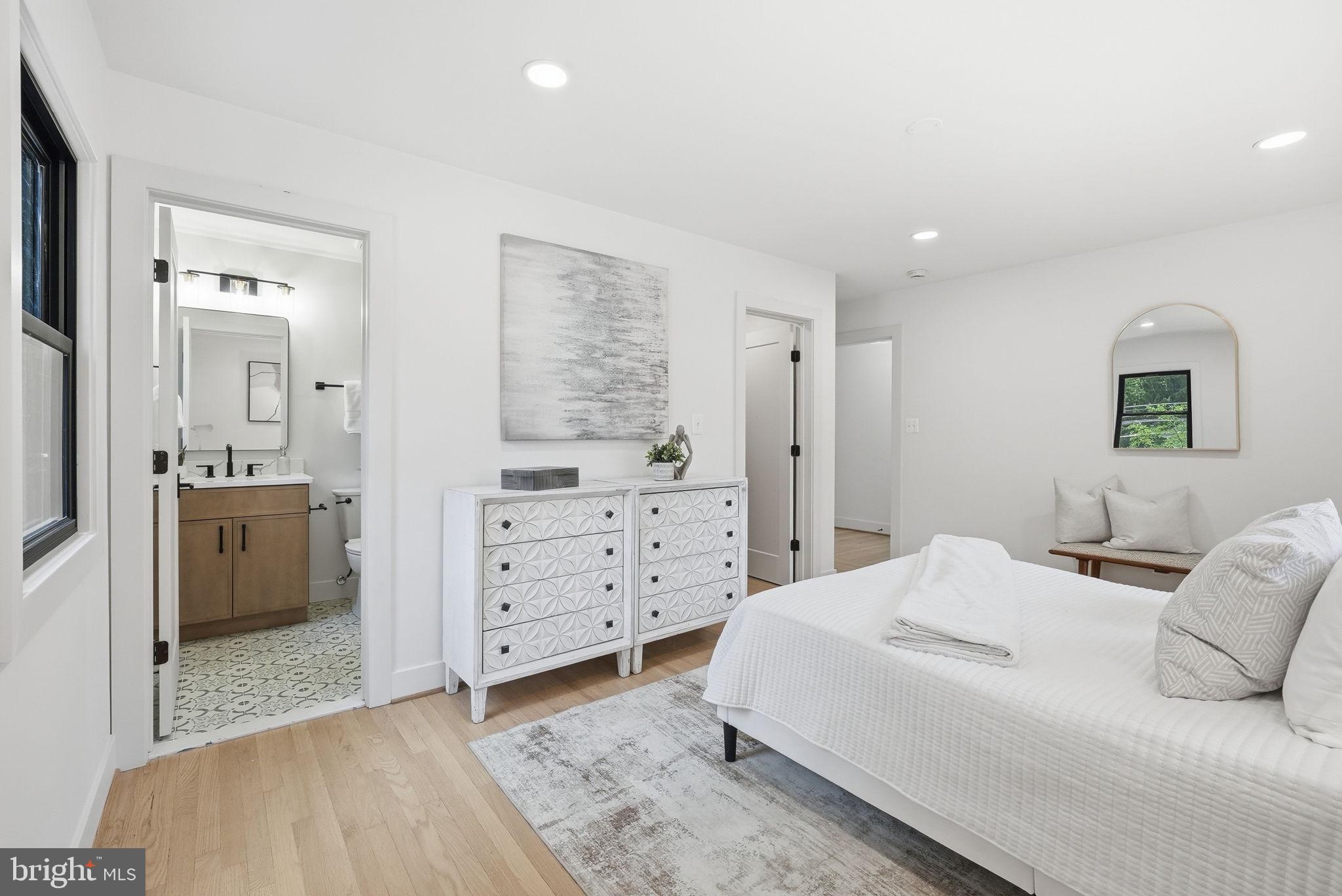 LORCOM GROVE - Residential