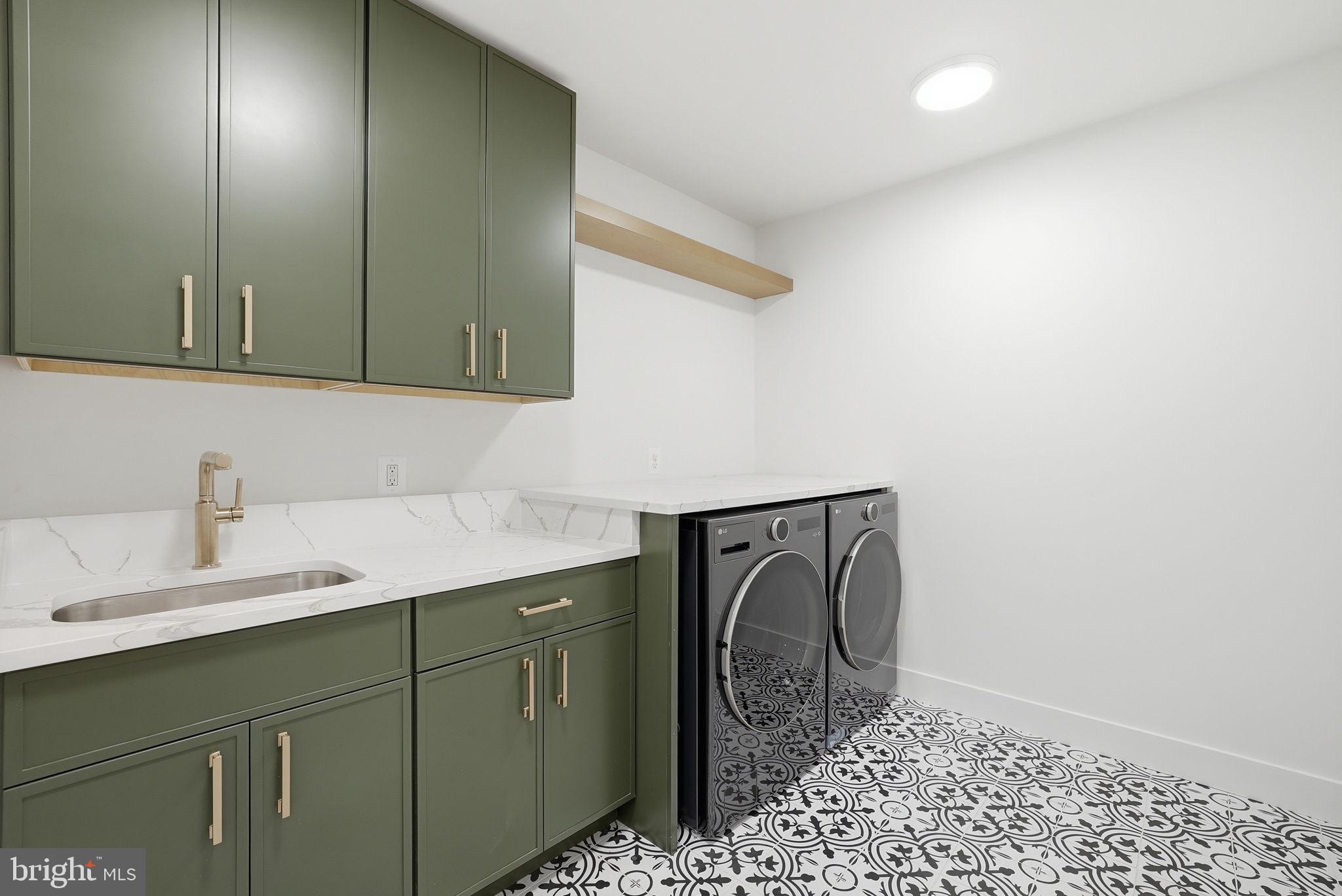 LORCOM GROVE - Residential