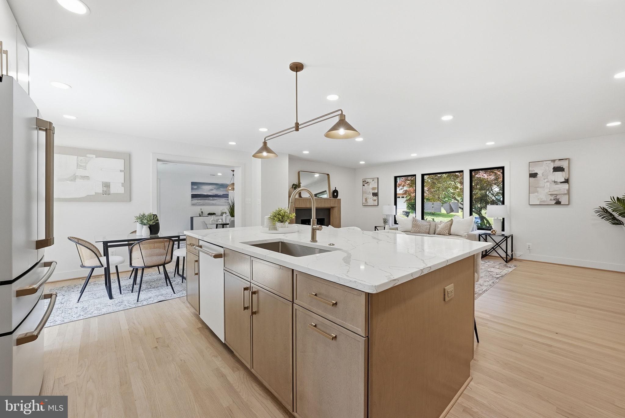 LORCOM GROVE - Residential