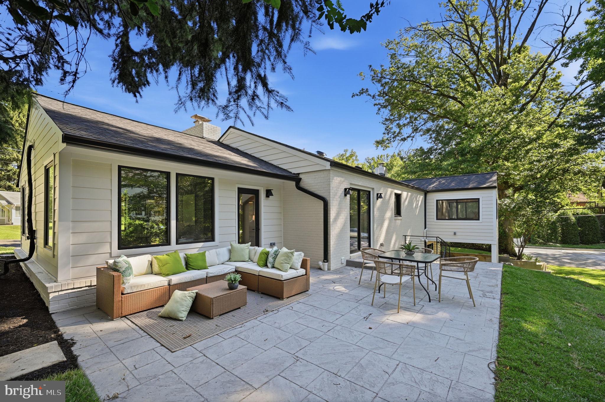 LORCOM GROVE - Residential