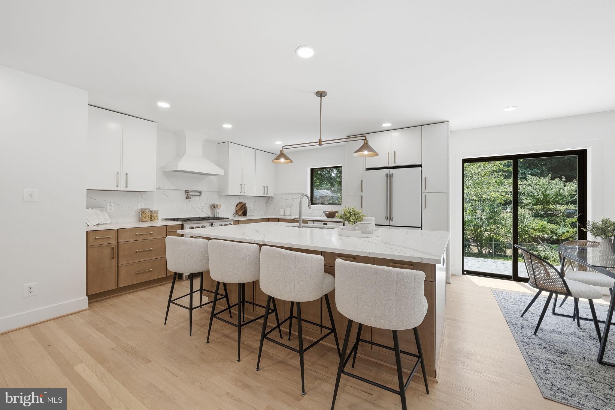 LORCOM GROVE - Residential