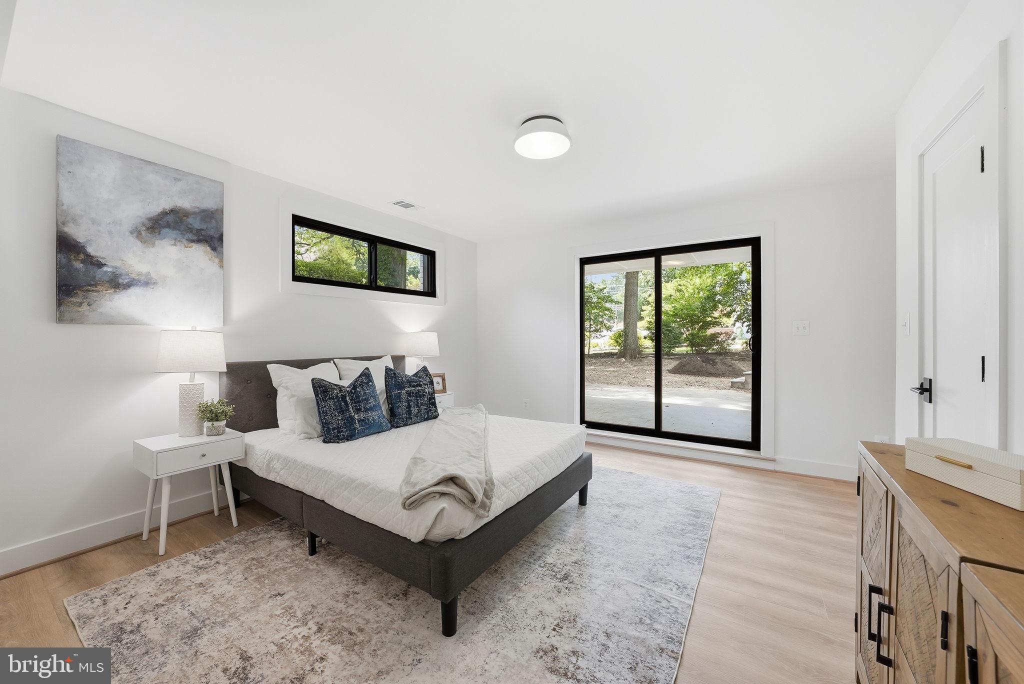 LORCOM GROVE - Residential