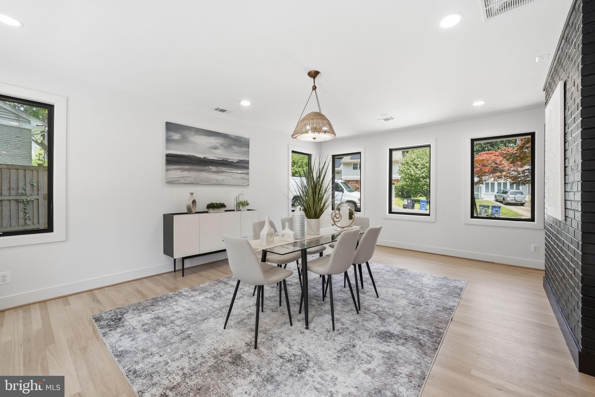 LORCOM GROVE - Residential
