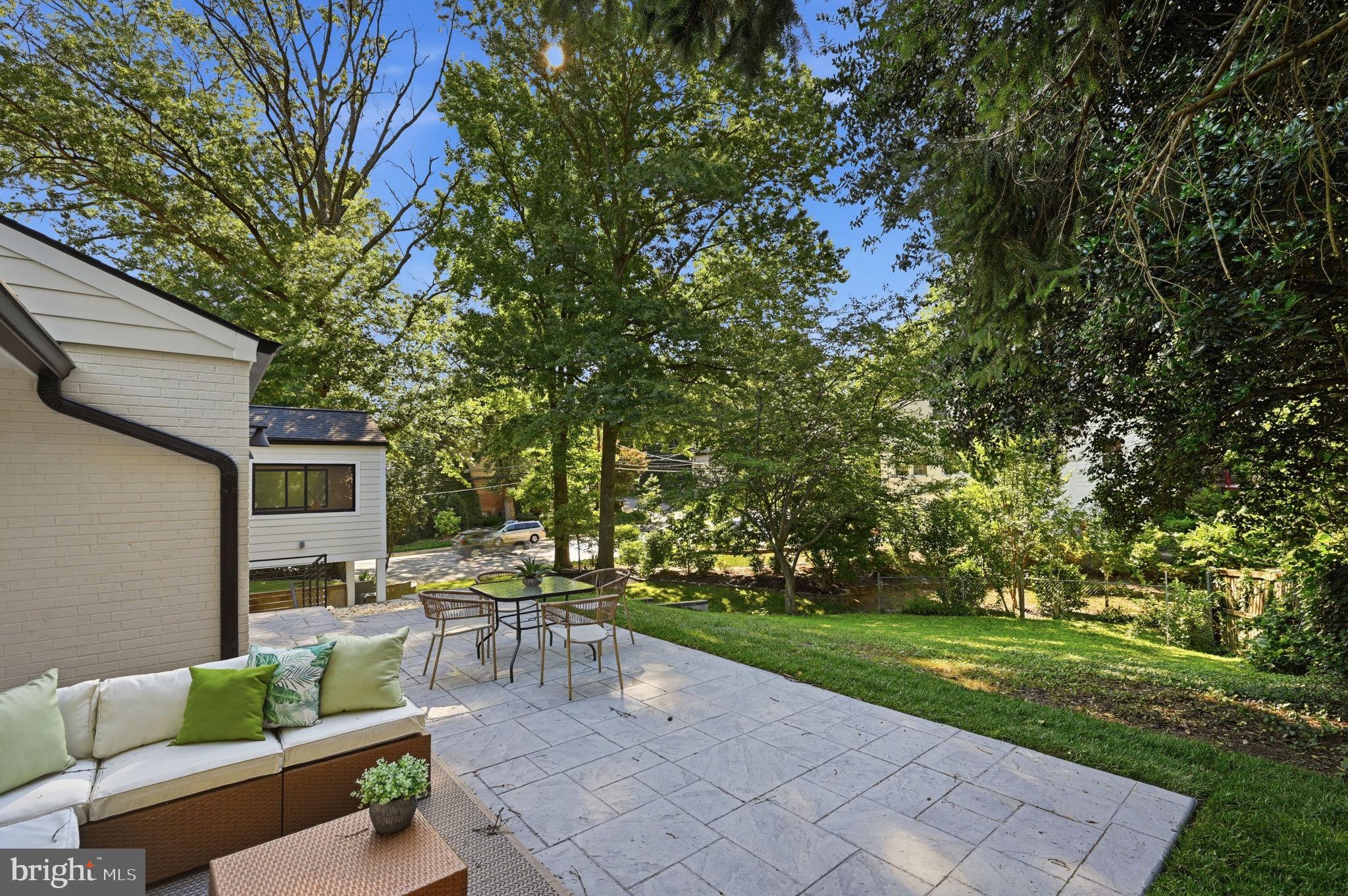 LORCOM GROVE - Residential