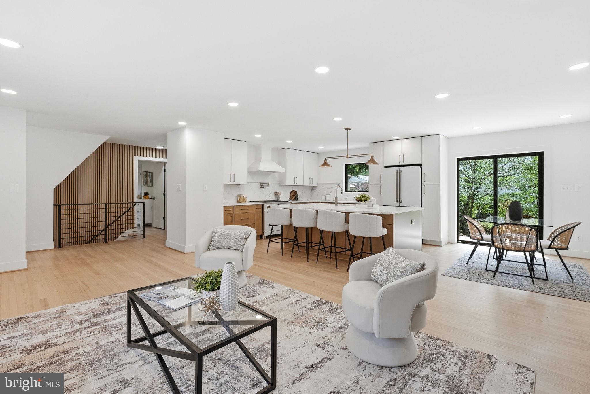 LORCOM GROVE - Residential