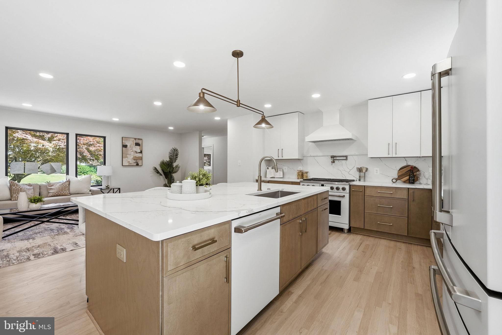 LORCOM GROVE - Residential