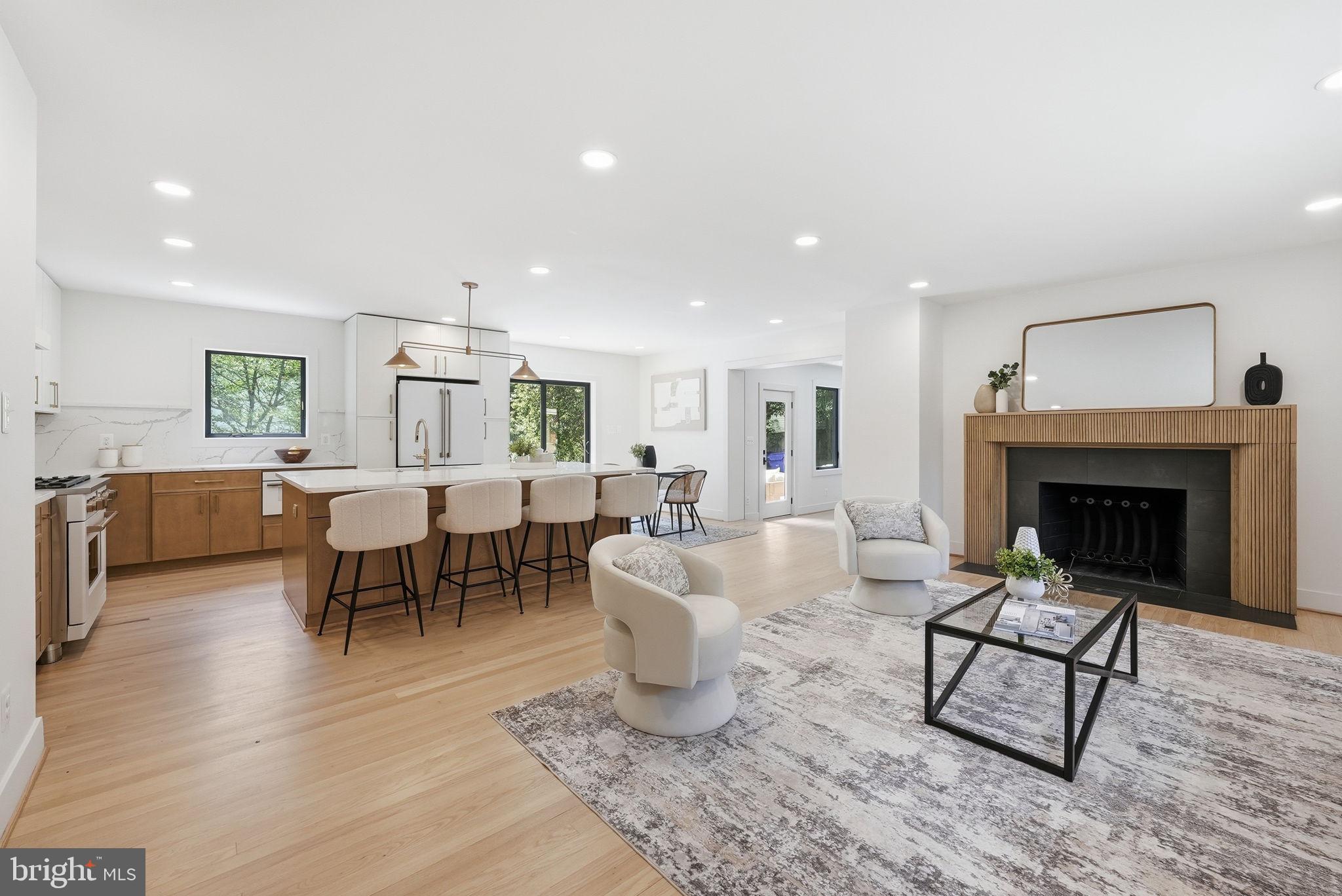 LORCOM GROVE - Residential