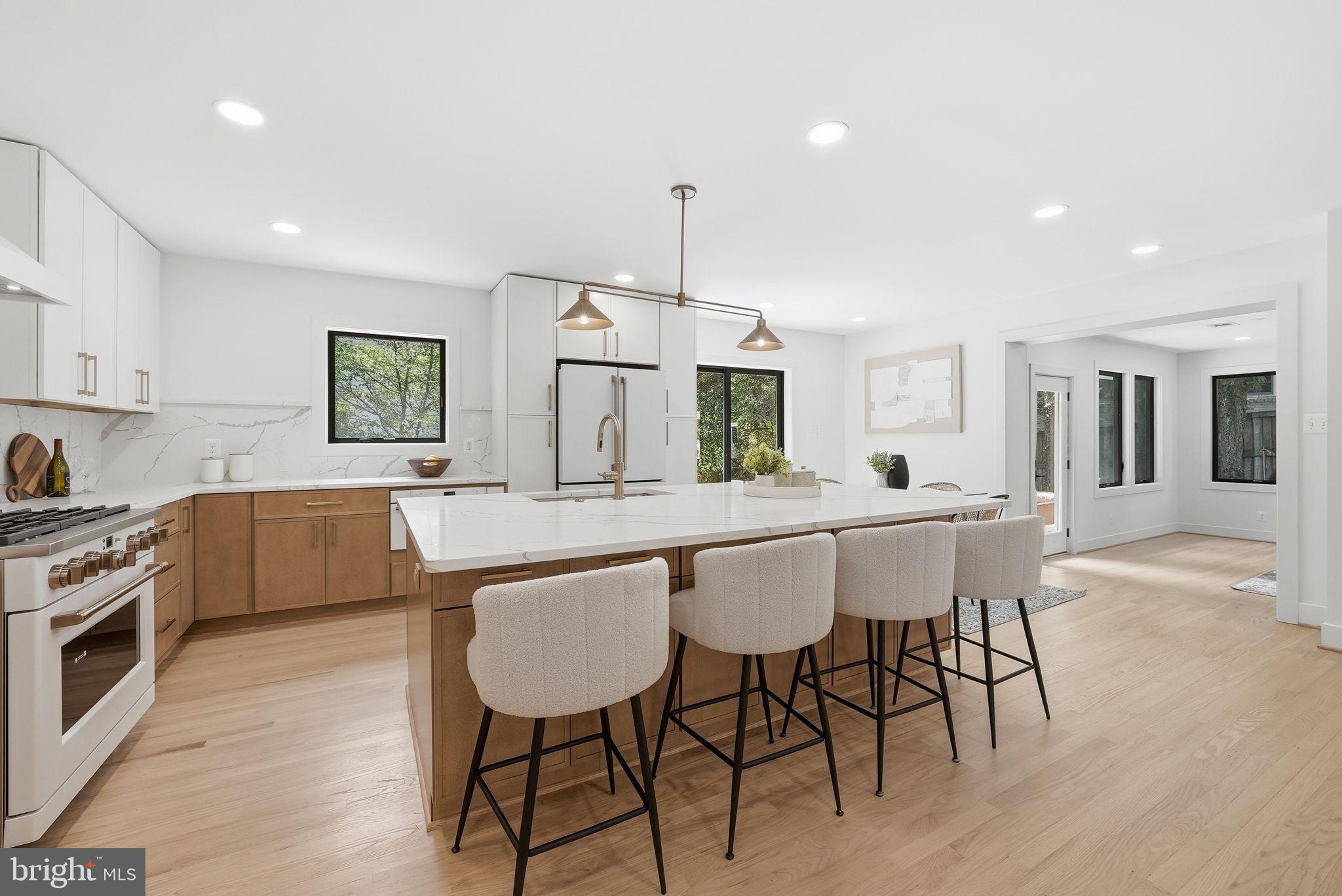 LORCOM GROVE - Residential