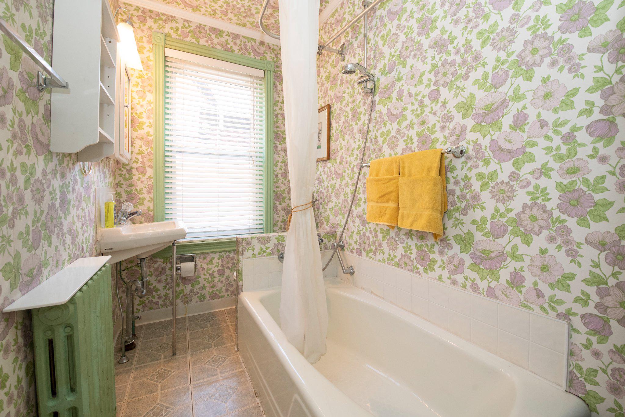 CHESTNUT HILL - Residential