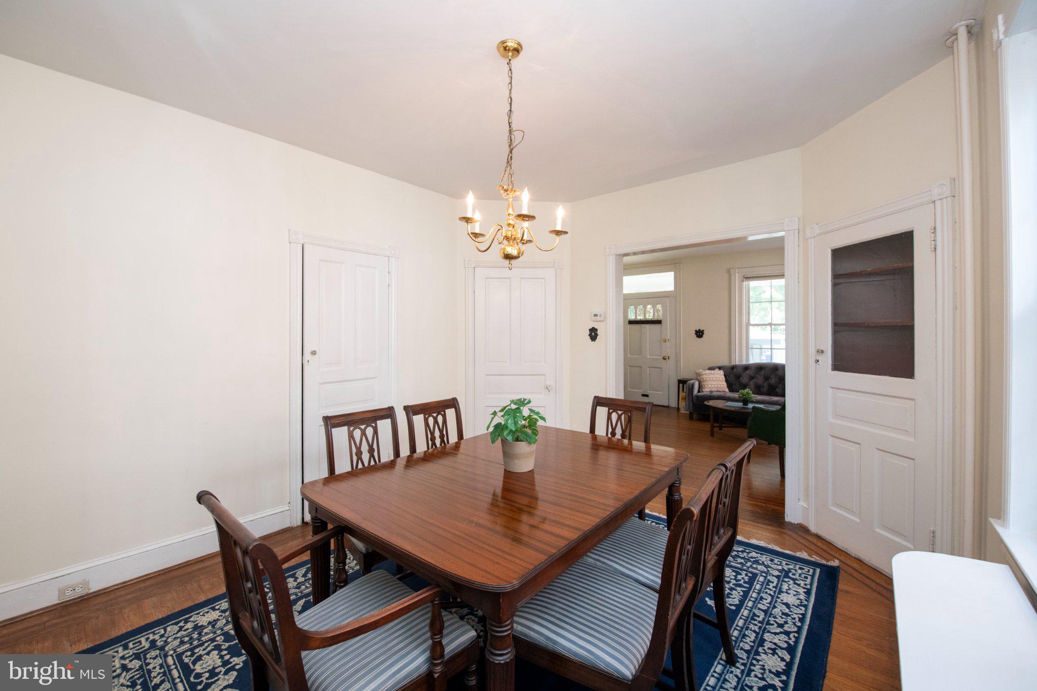 CHESTNUT HILL - Residential