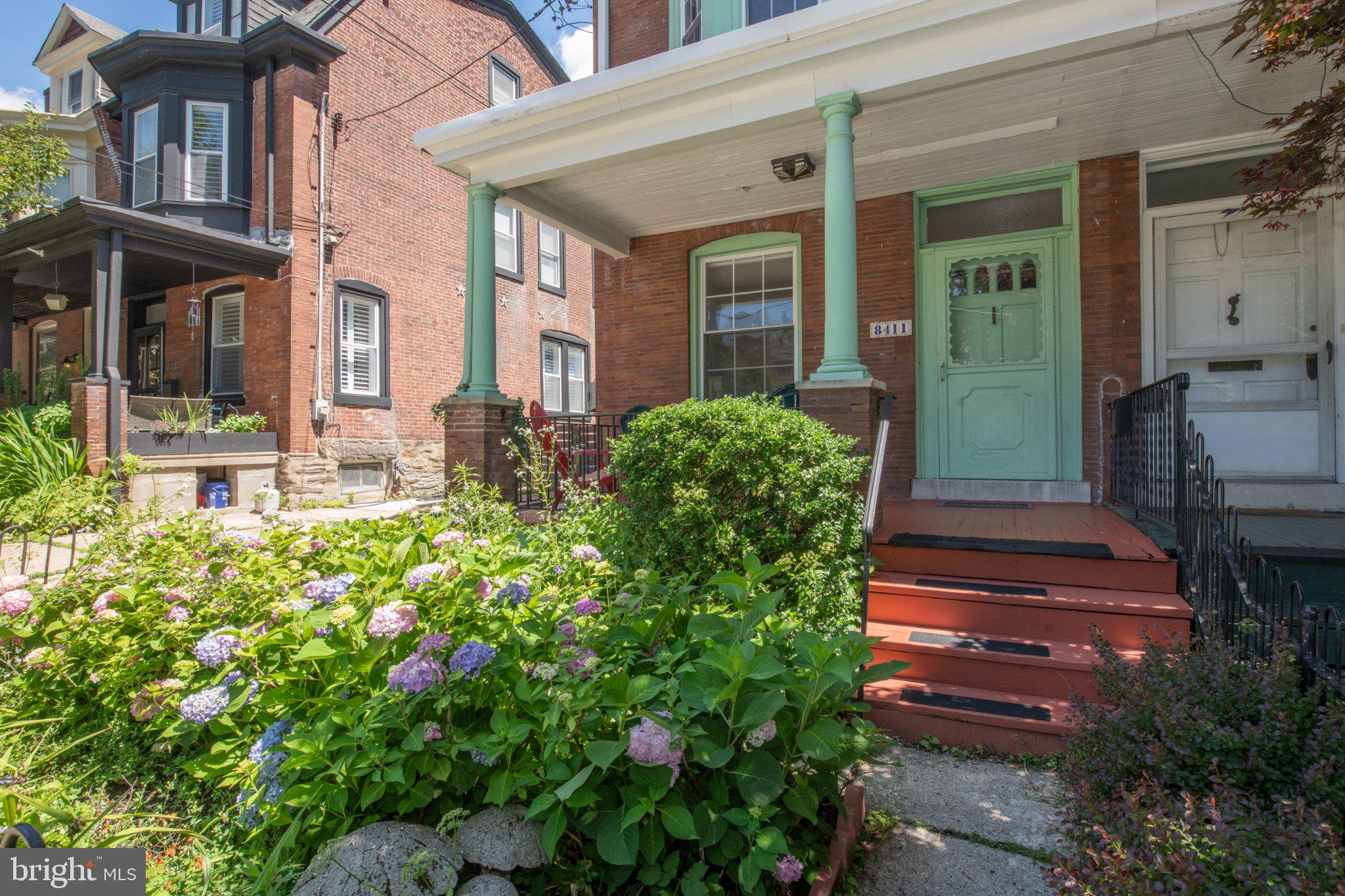 CHESTNUT HILL - Residential