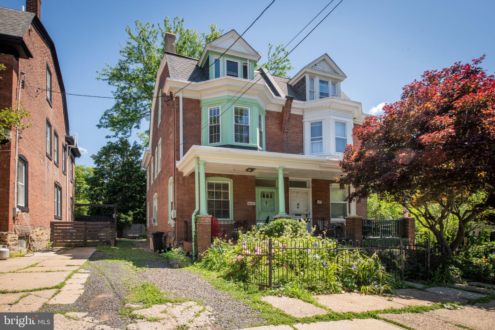 CHESTNUT HILL - Residential