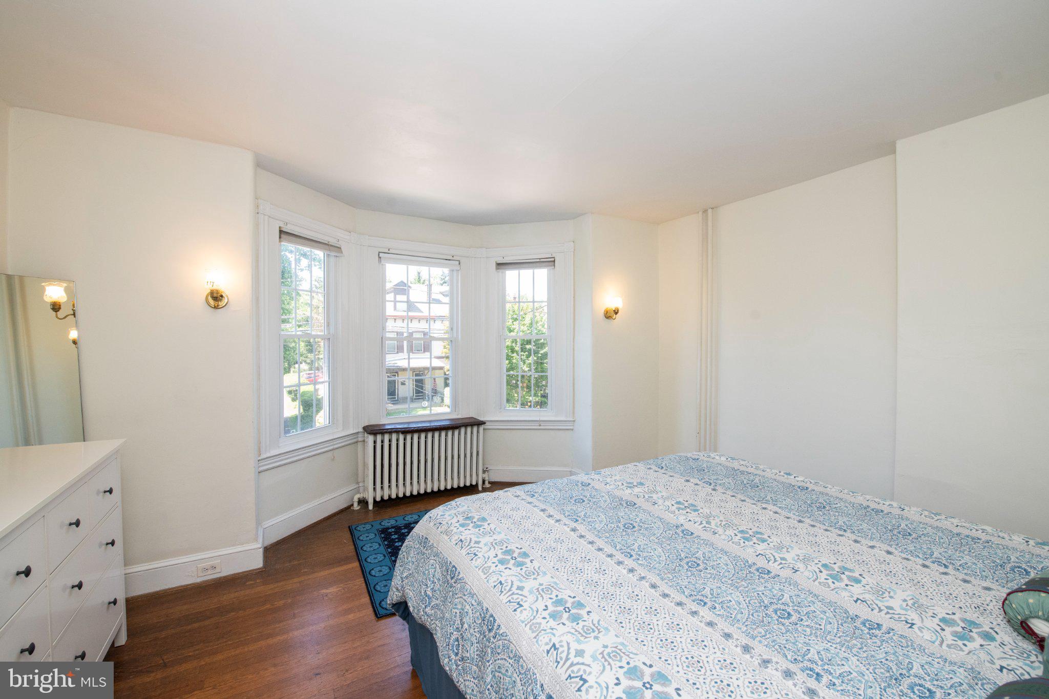 CHESTNUT HILL - Residential