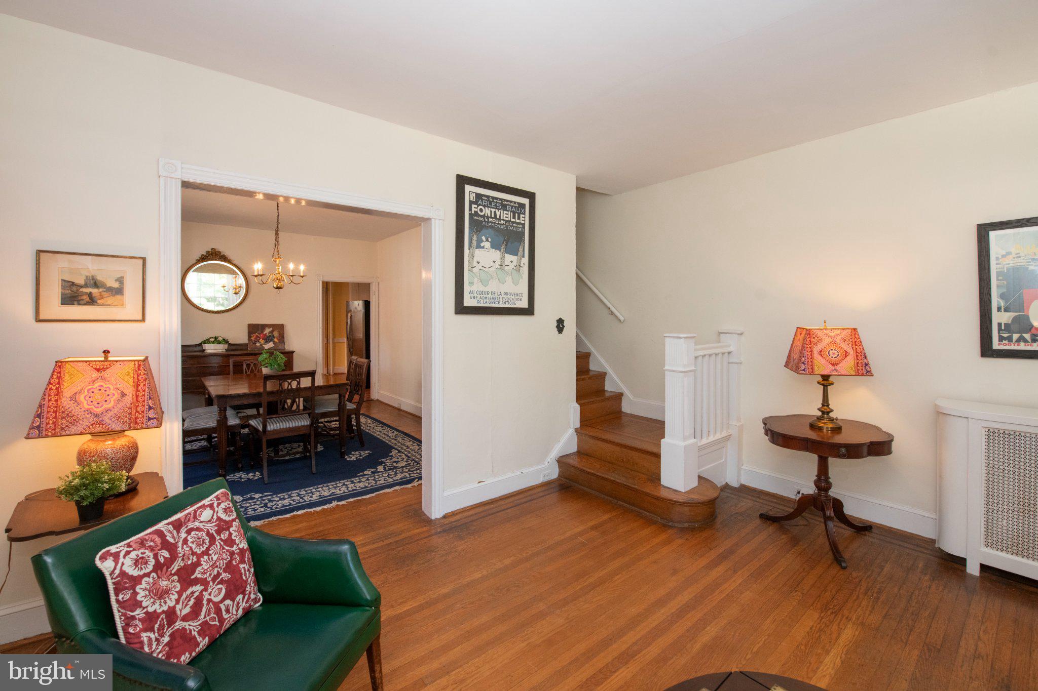 CHESTNUT HILL - Residential