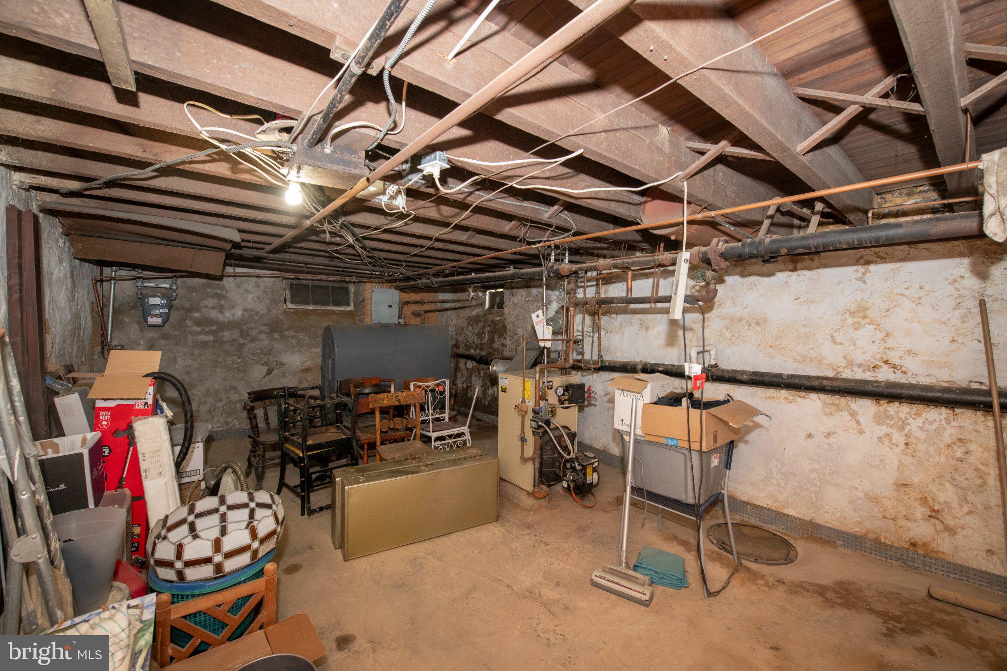 CHESTNUT HILL - Residential