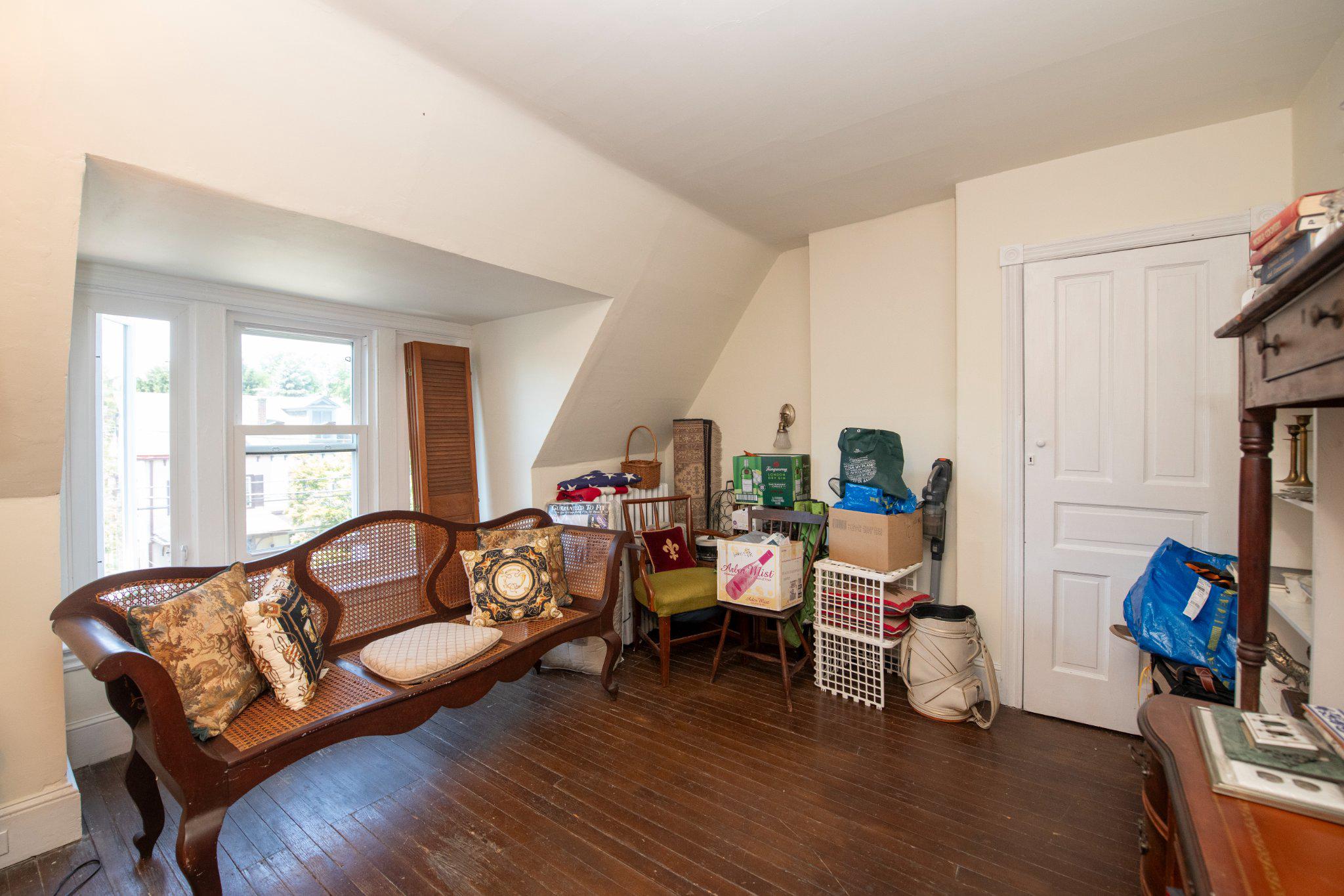 CHESTNUT HILL - Residential
