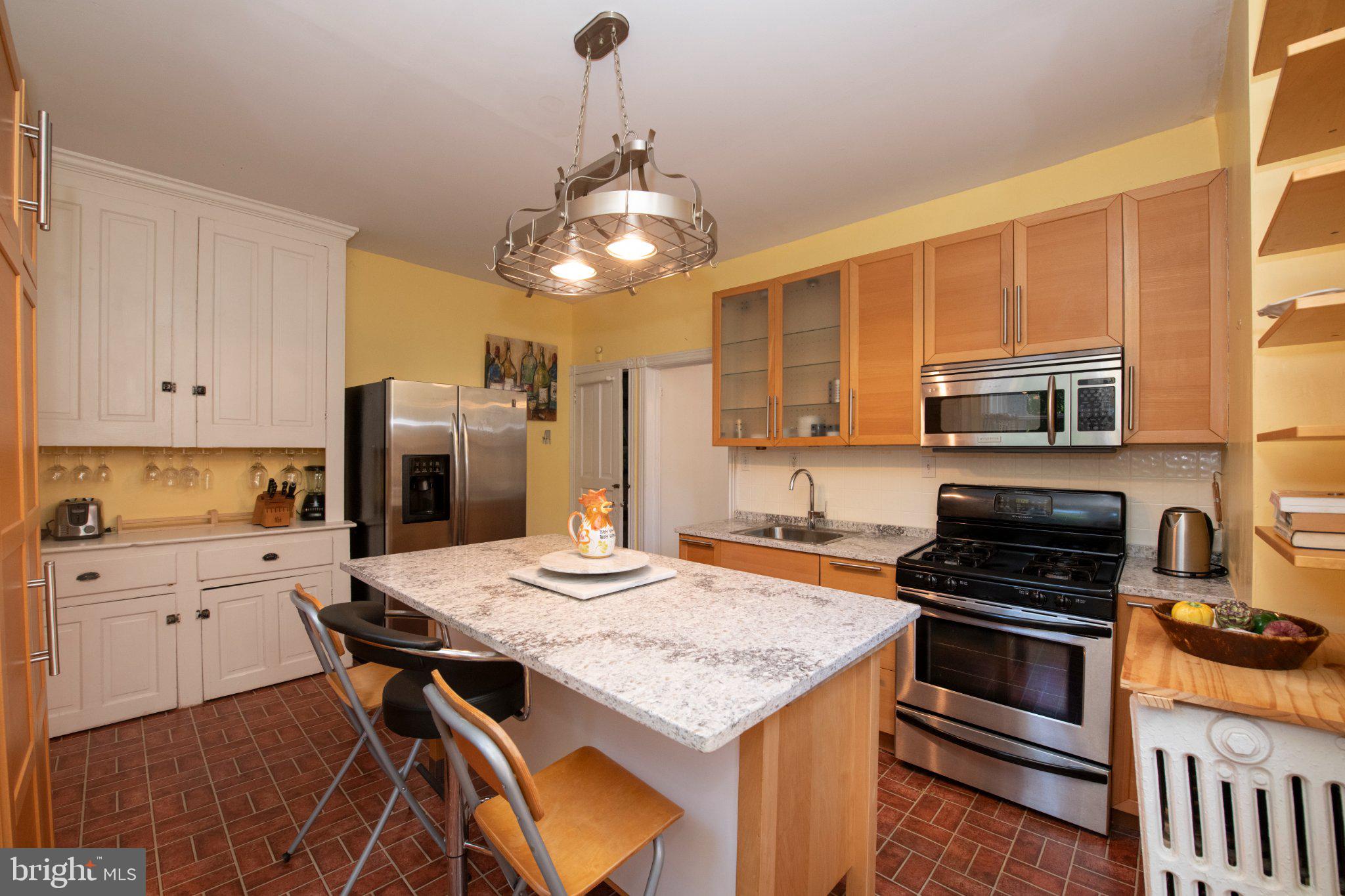 CHESTNUT HILL - Residential