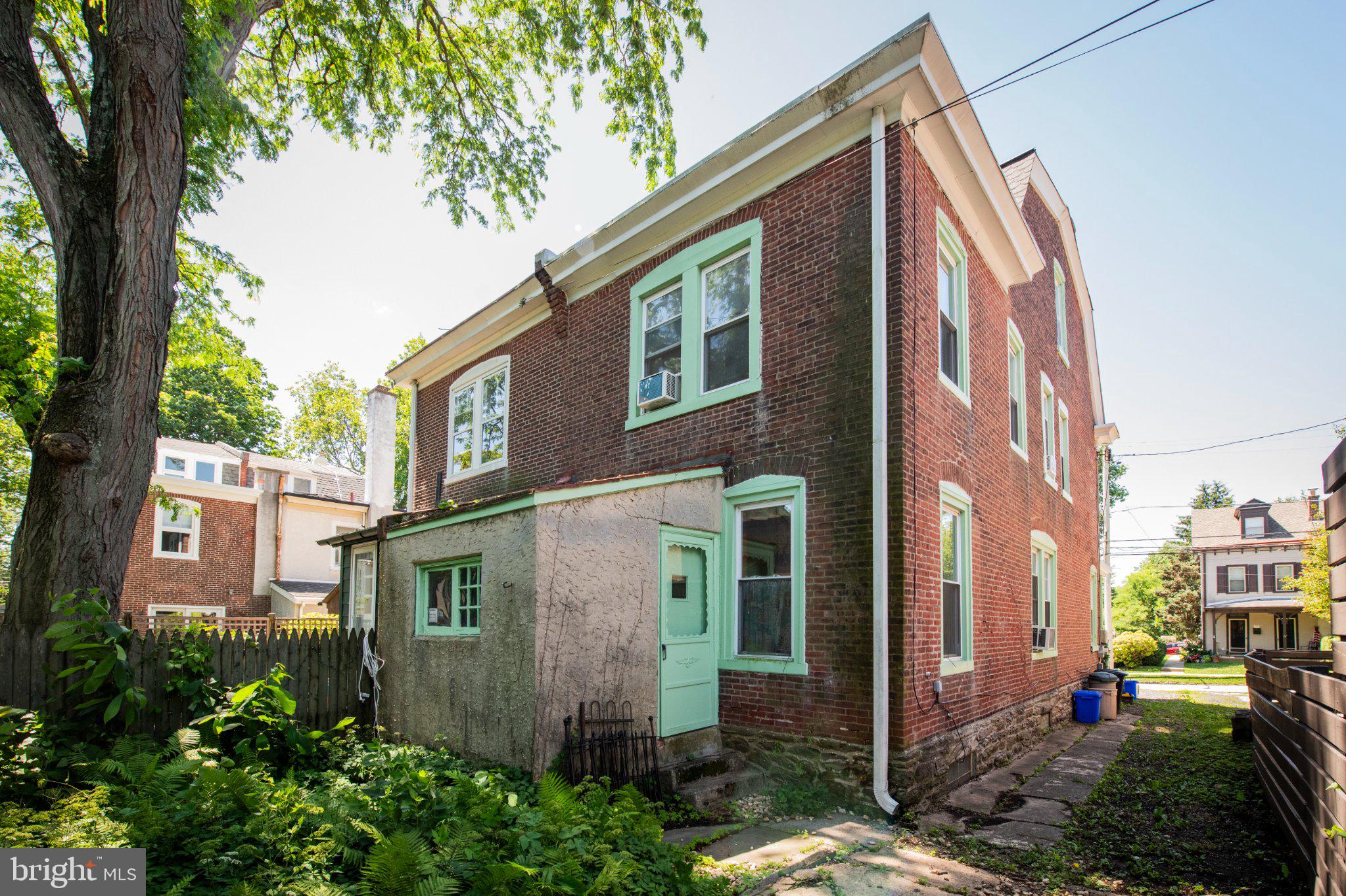 CHESTNUT HILL - Residential