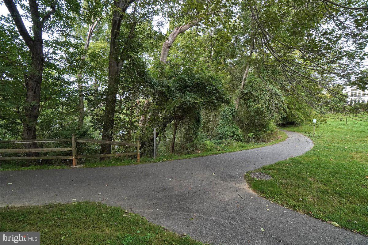 ASHMORE AT GERMANOWN COMMUNITY - Residential