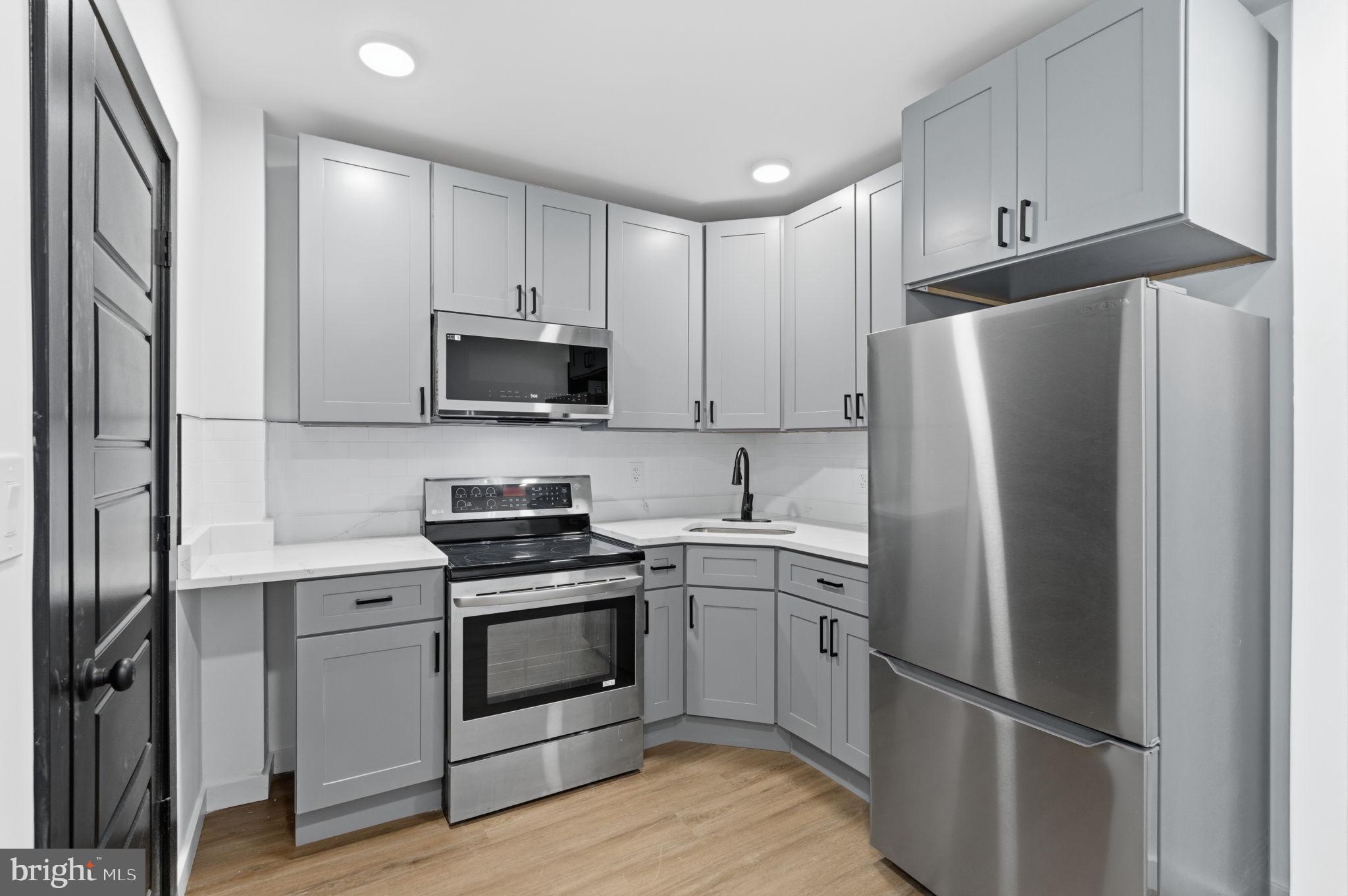 ELMWOOD PARK - Residential Income