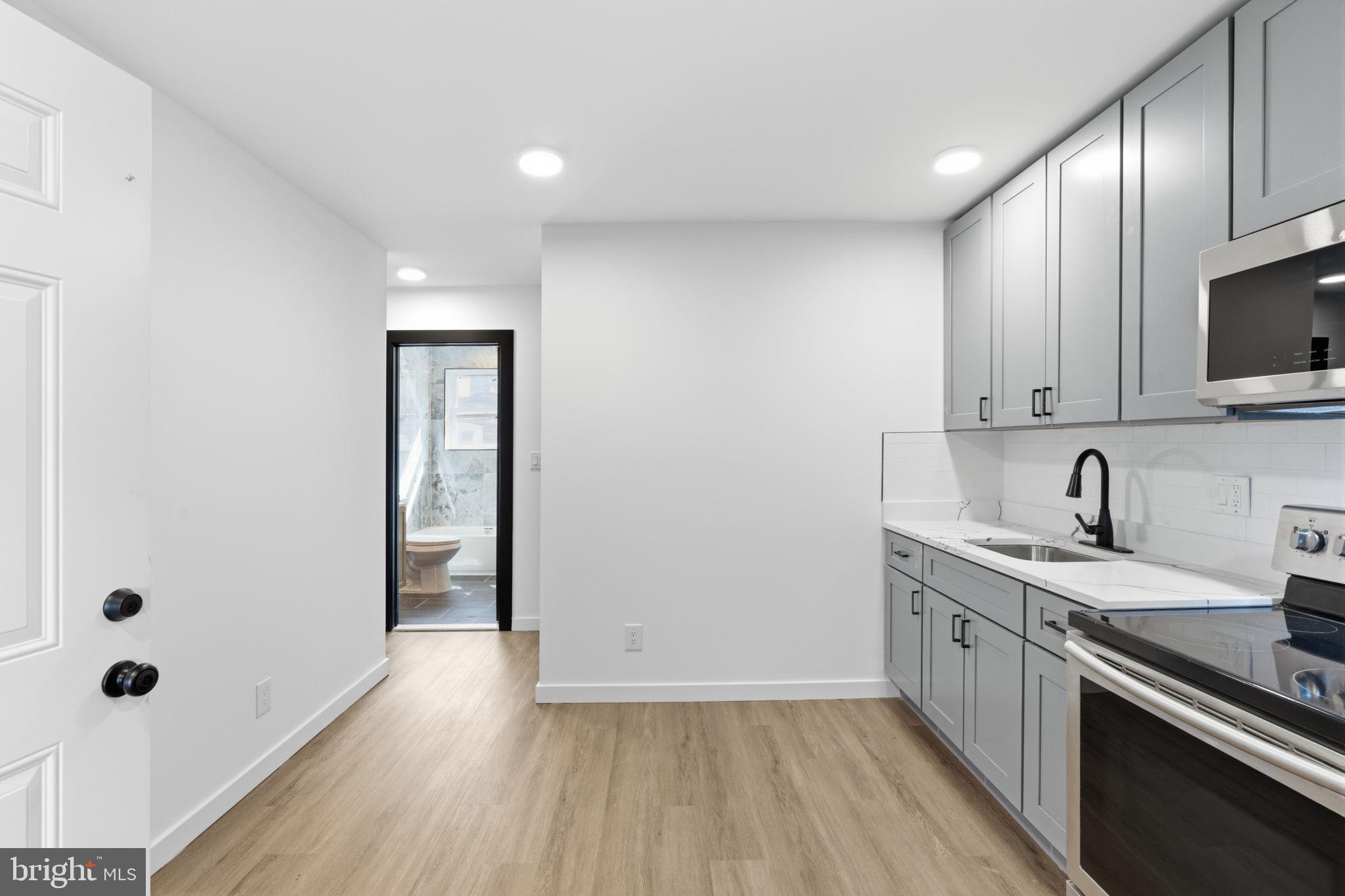 ELMWOOD PARK - Residential Income