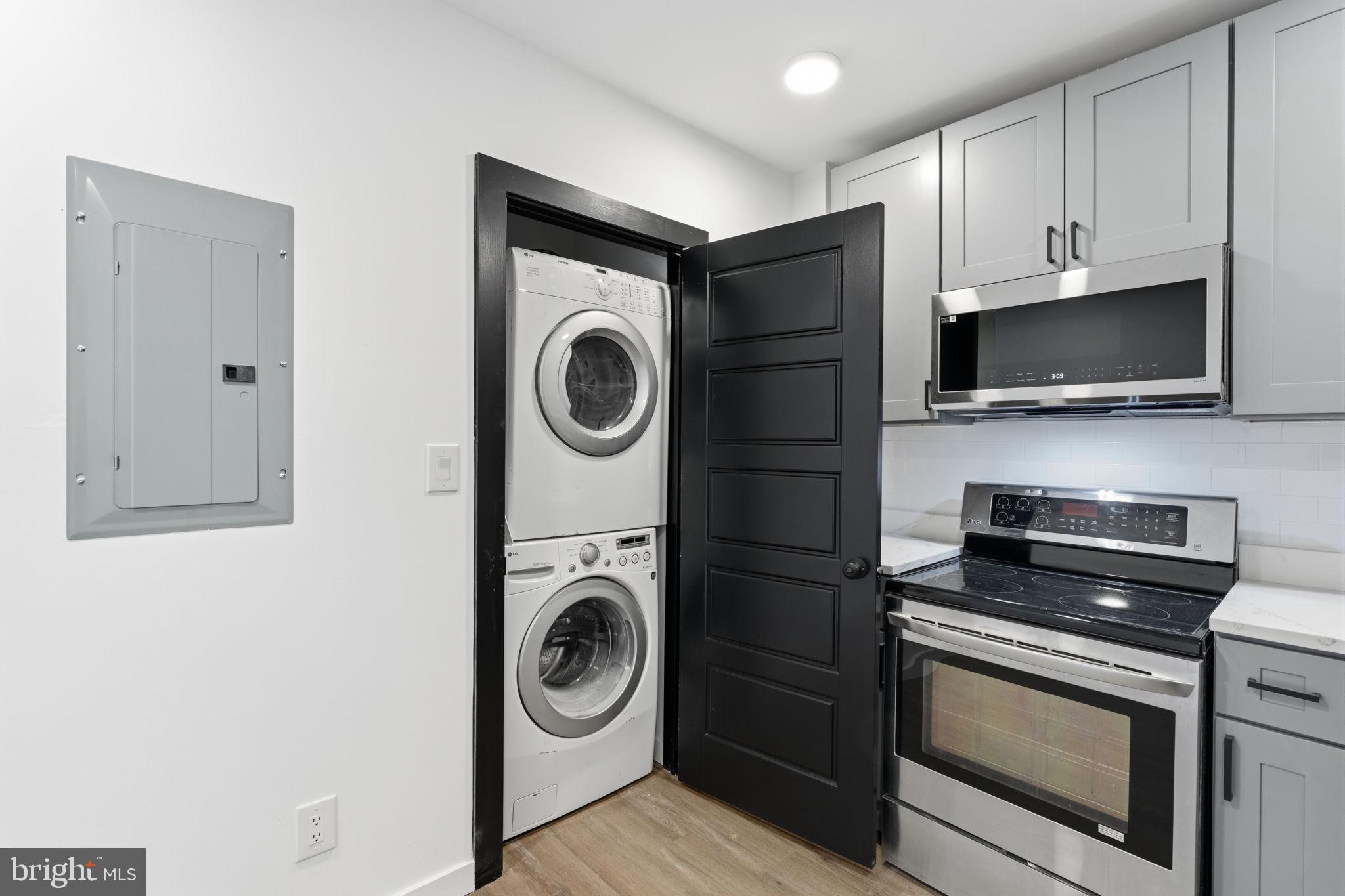 ELMWOOD PARK - Residential Income