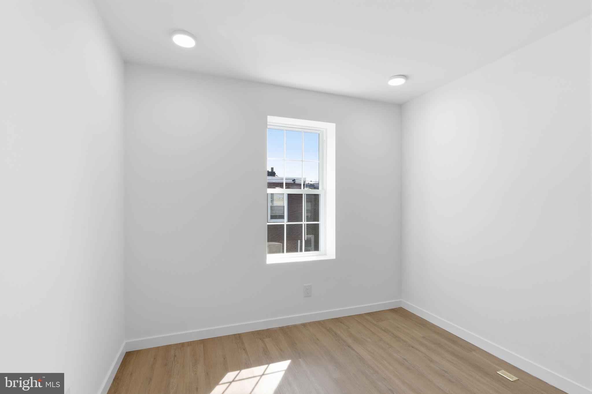 ELMWOOD PARK - Residential Income