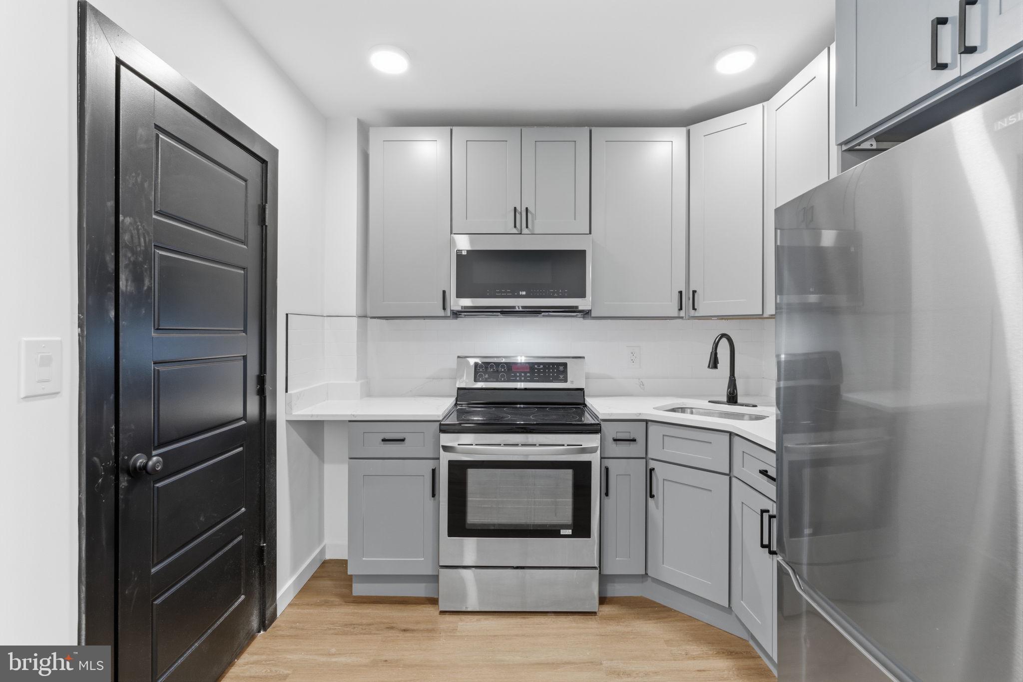 ELMWOOD PARK - Residential Income
