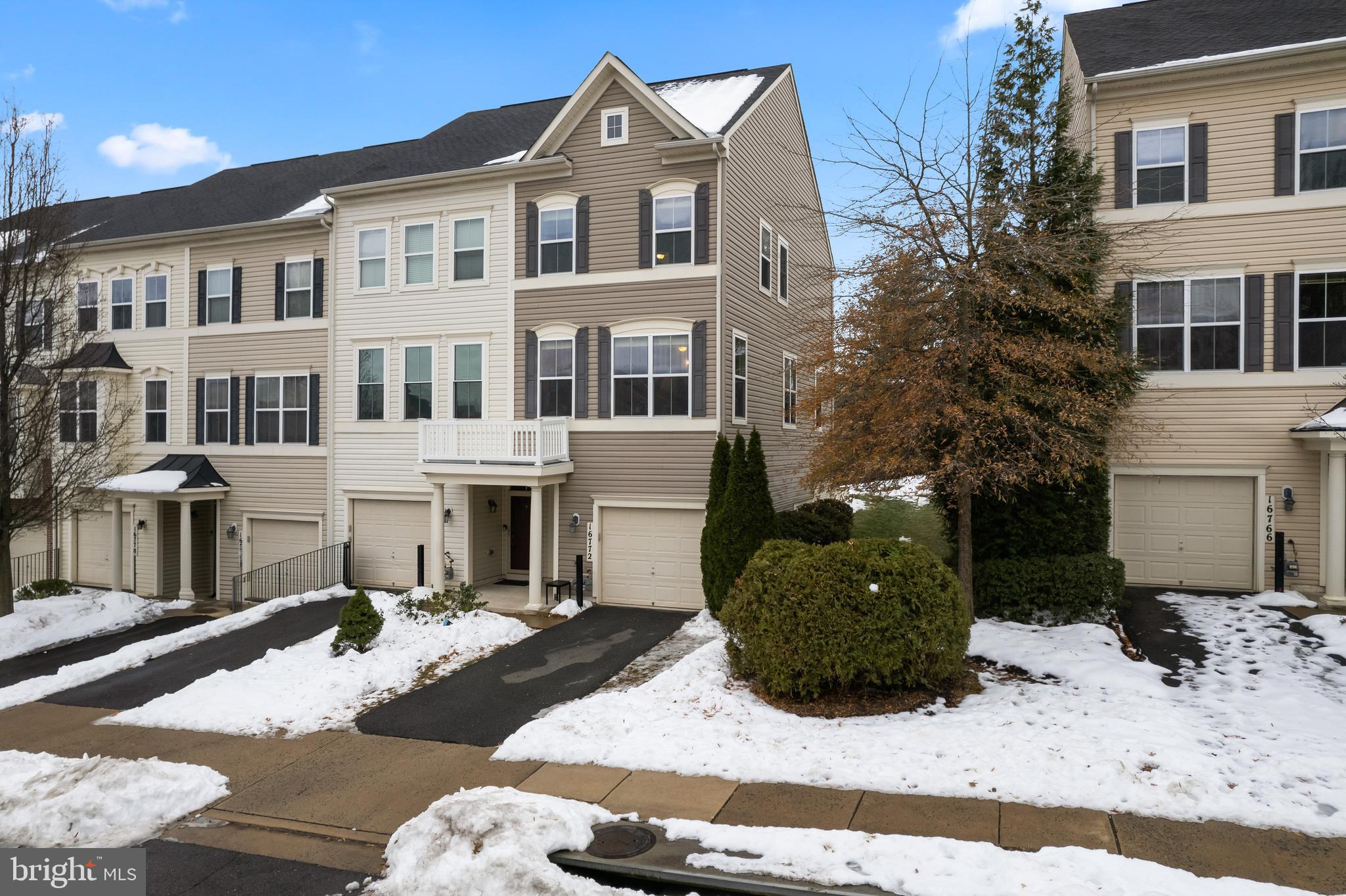 RIVER OAKS - Residential