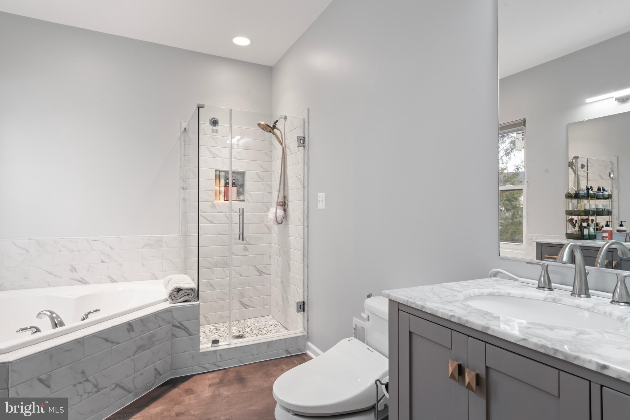 RIVER OAKS - Residential