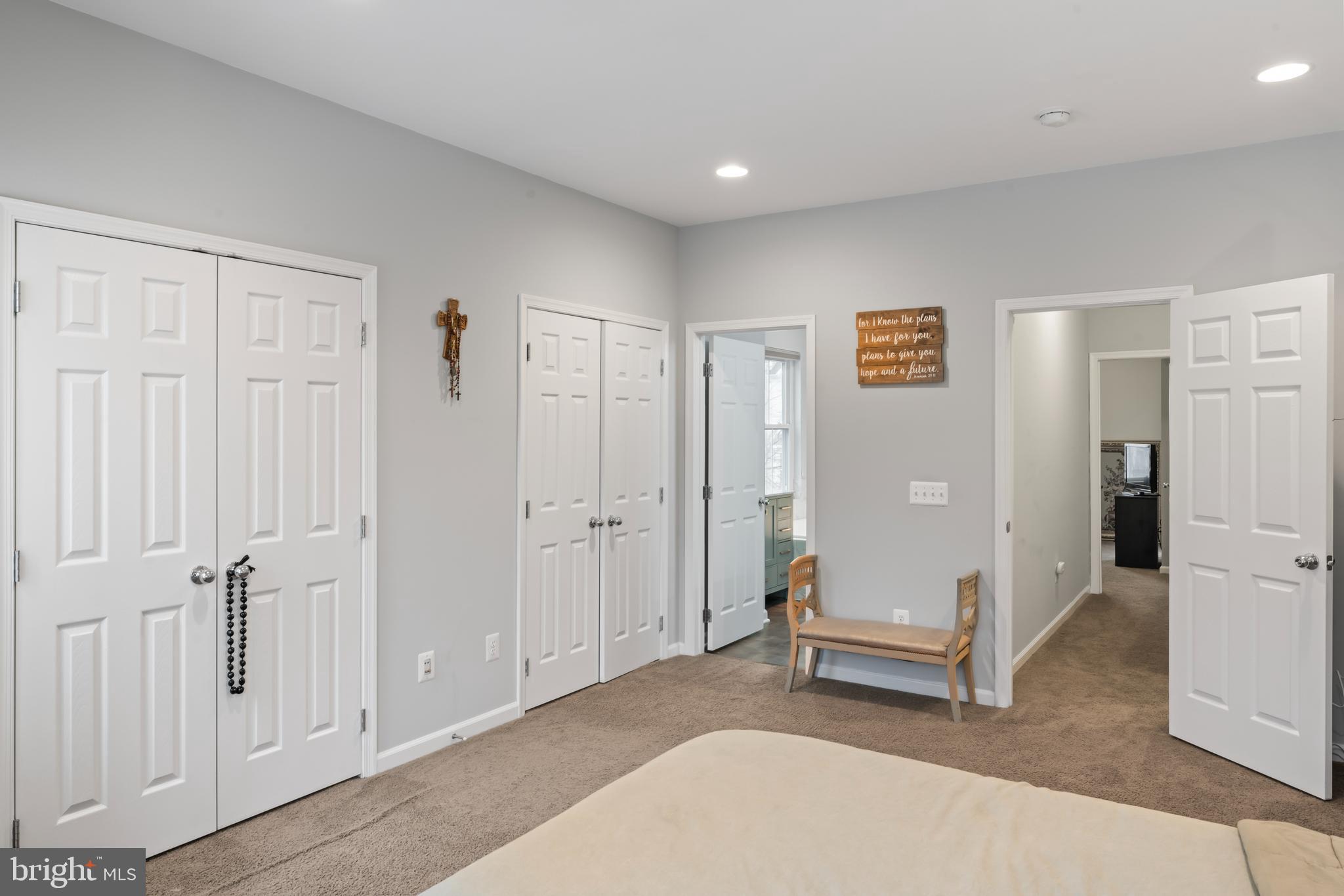 RIVER OAKS - Residential