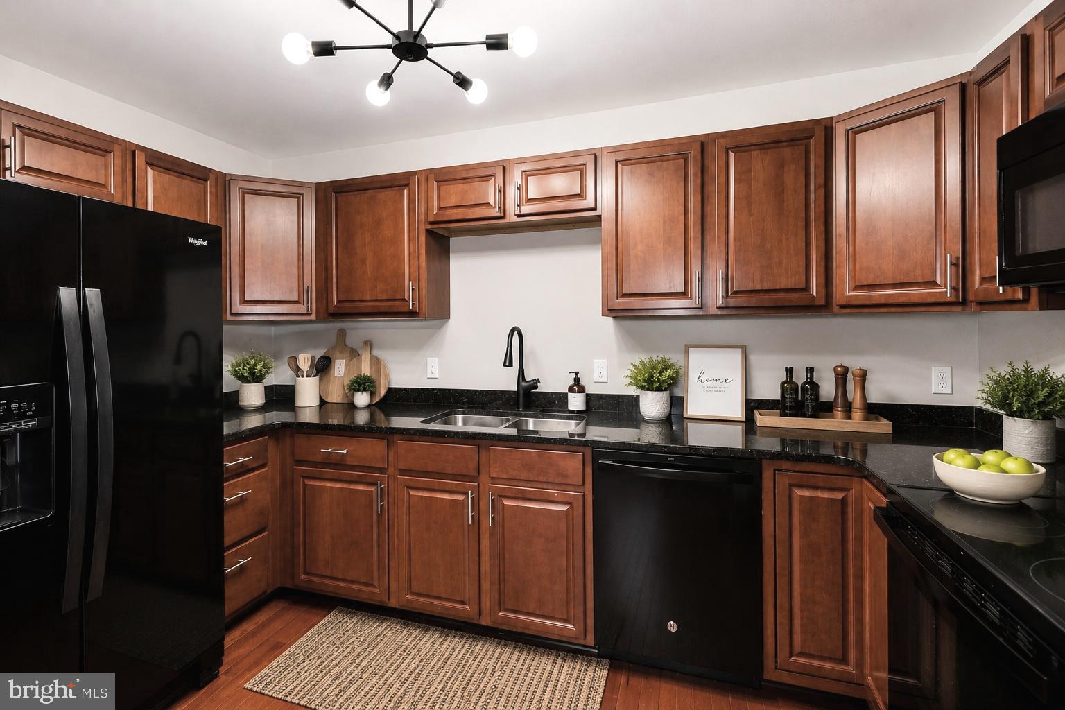 POWHATAN BEACH - Residential