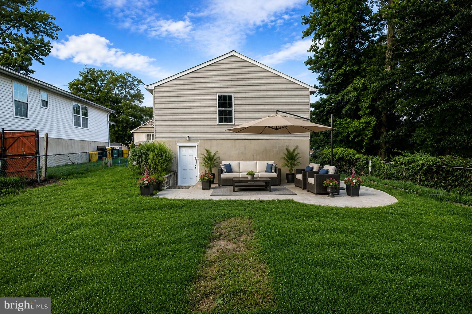 POWHATAN BEACH - Residential