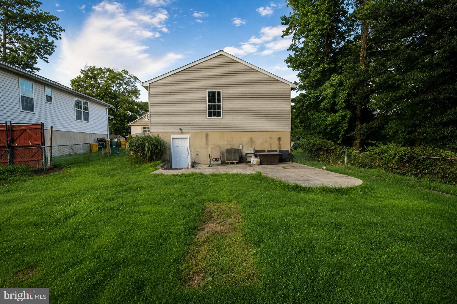 POWHATAN BEACH - Residential