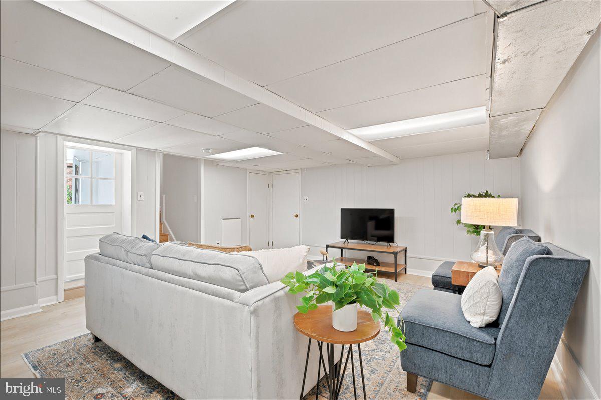 OAKCREST - Residential
